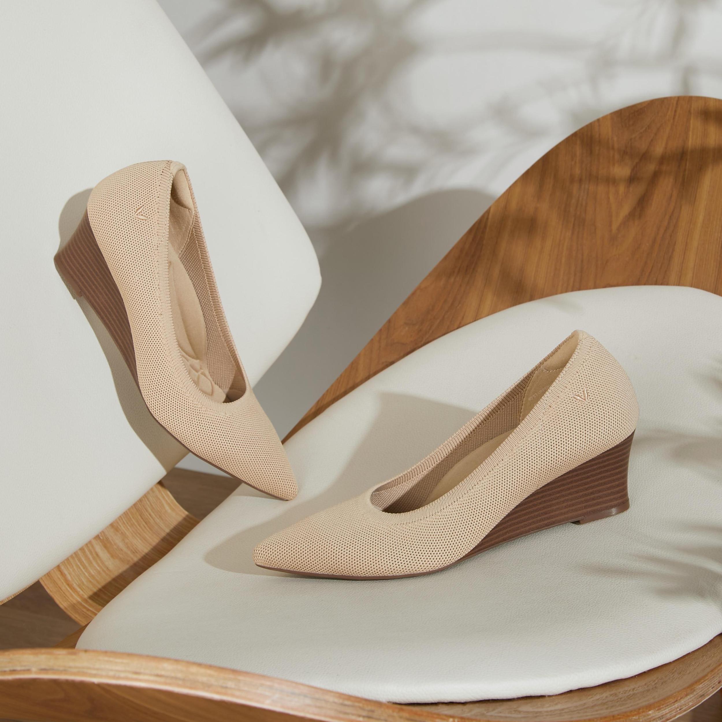 Pointed-Toe Wedge (Aria Wedge Pro) Product Image