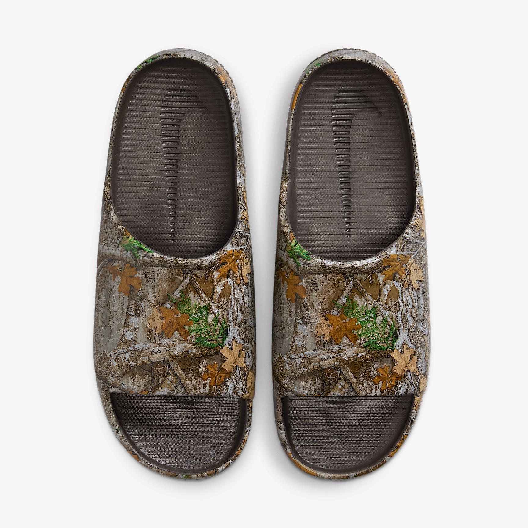 Nike Men's Calm RealTree Slides Product Image