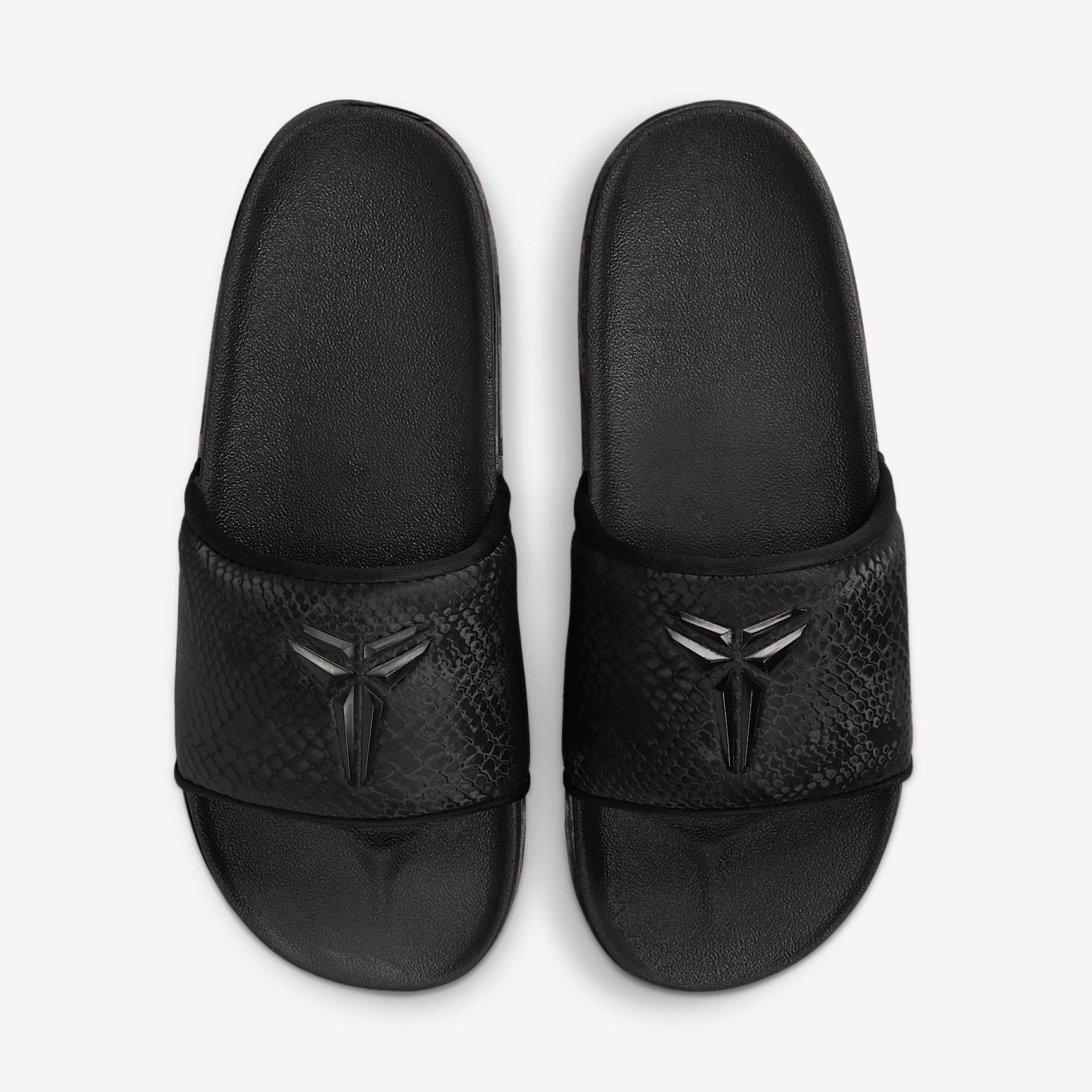 Kobe Offcourt Men's Slides Product Image