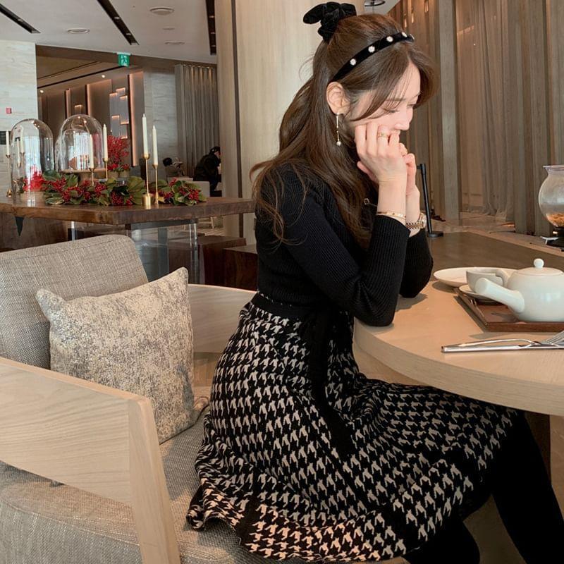 Long-Sleeve Mock Neck Houndstooth Tie Waist A-Line Knit Dress Product Image