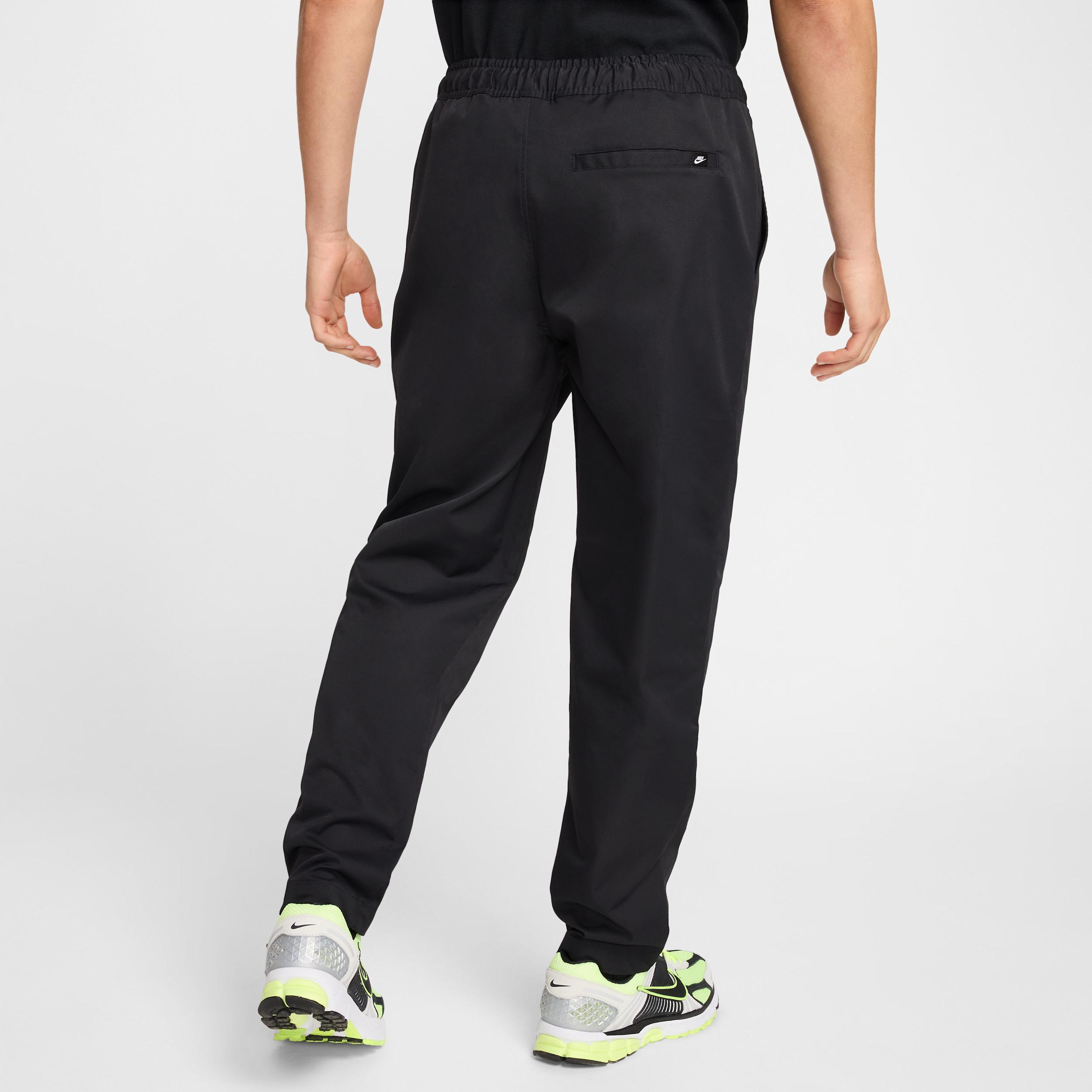 Nike Men's Club Woven Tapered Pants Product Image