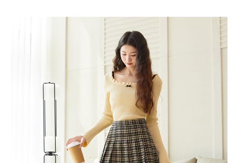 High Waist Plaid Pleated Mini A-Line Skirt Product Image