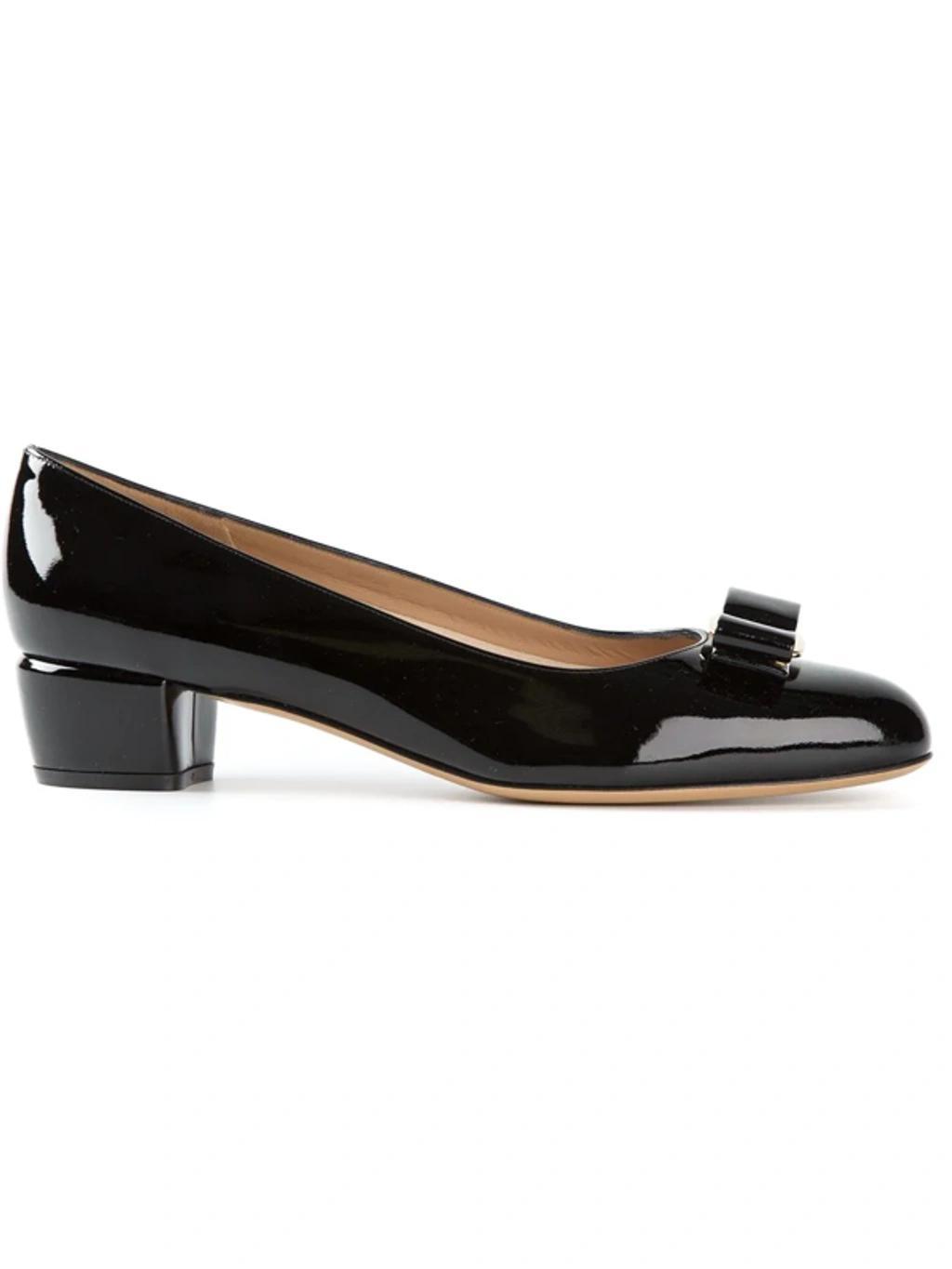 FERRAGAMO Vara Bow-embellished Patent-leather Pumps In Blue Product Image