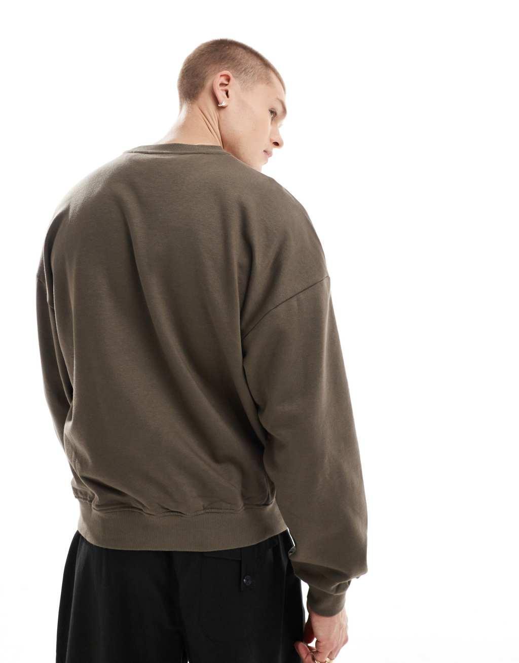 ONLY & SONS oversized crew neck sweatshirt in brown Product Image