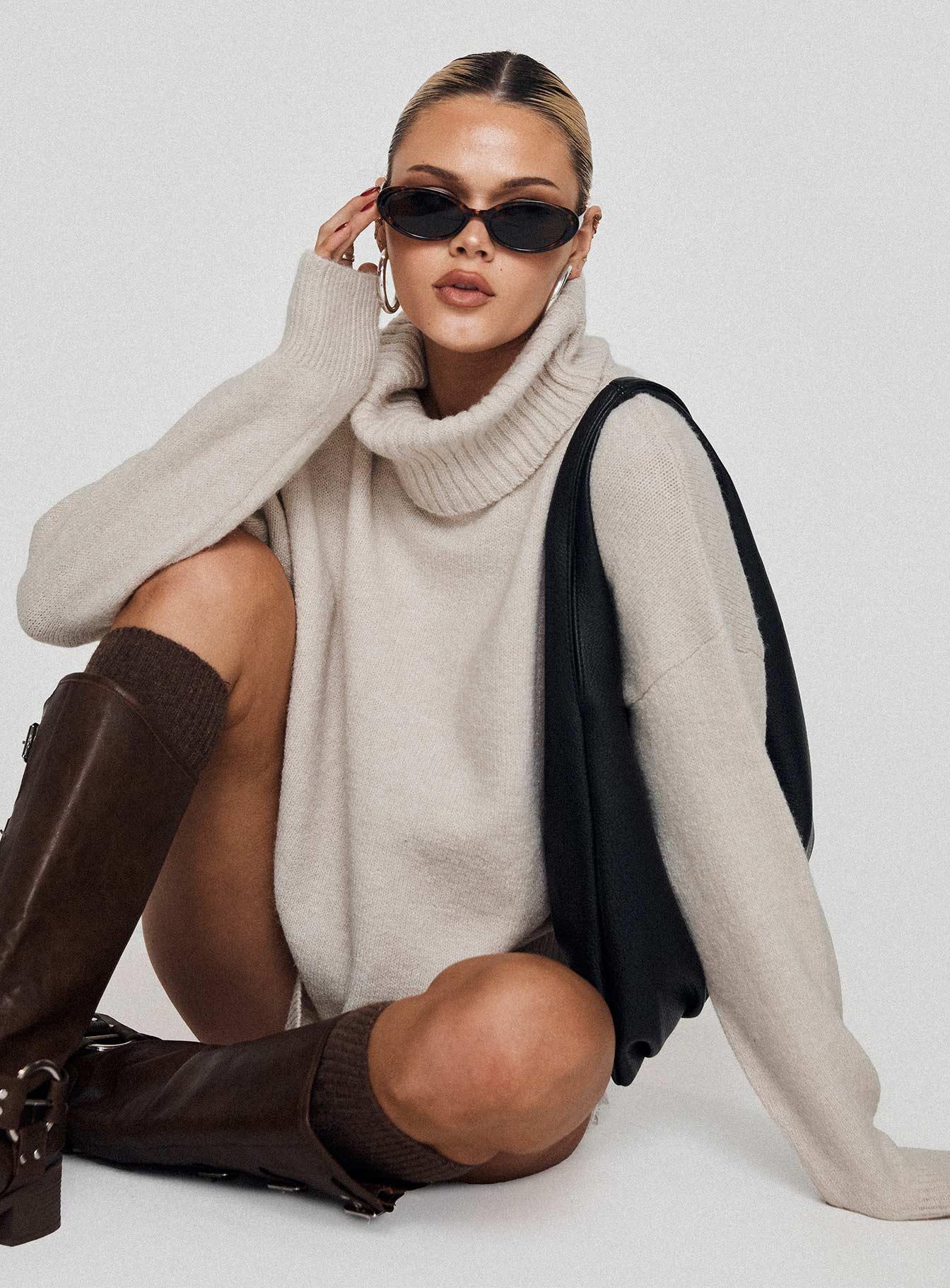 Oswin Turtleneck Sweater Oatmeal Product Image