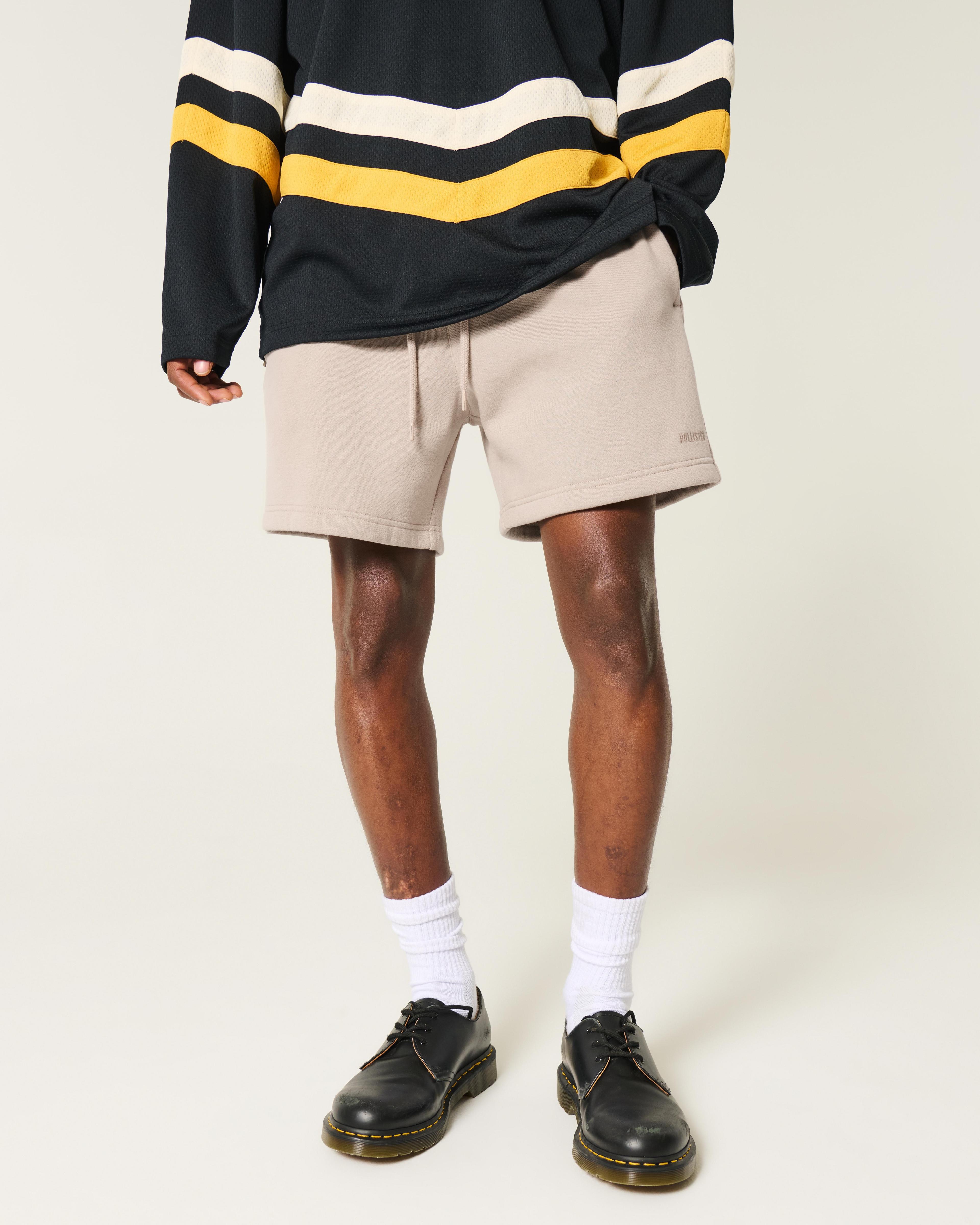 Mid-Thigh Camo Loose Fleece Shorts Product Image