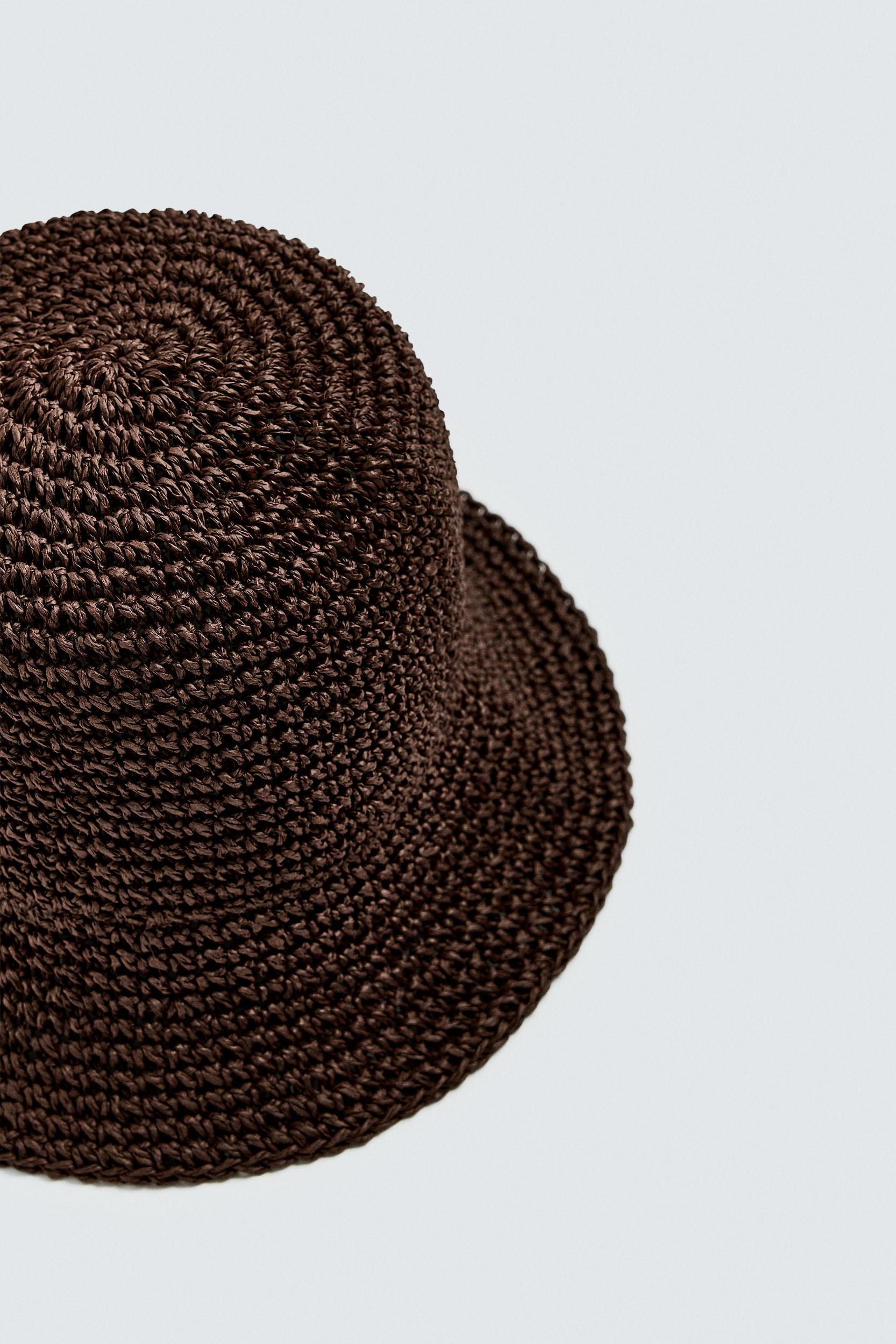 CROCHET BUCKET HAT Product Image