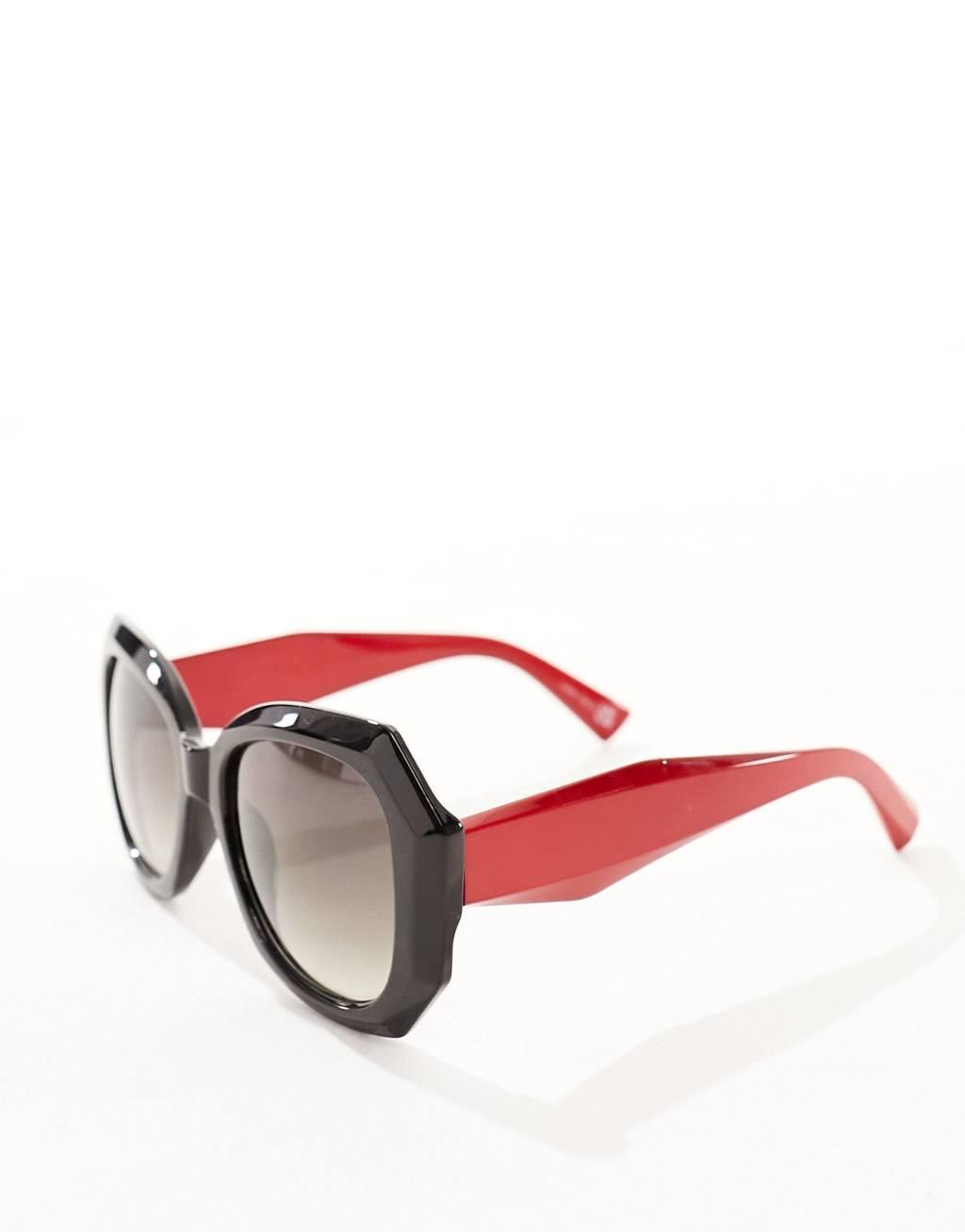 Jeepers Peepers sunglasses in black with red detail Product Image