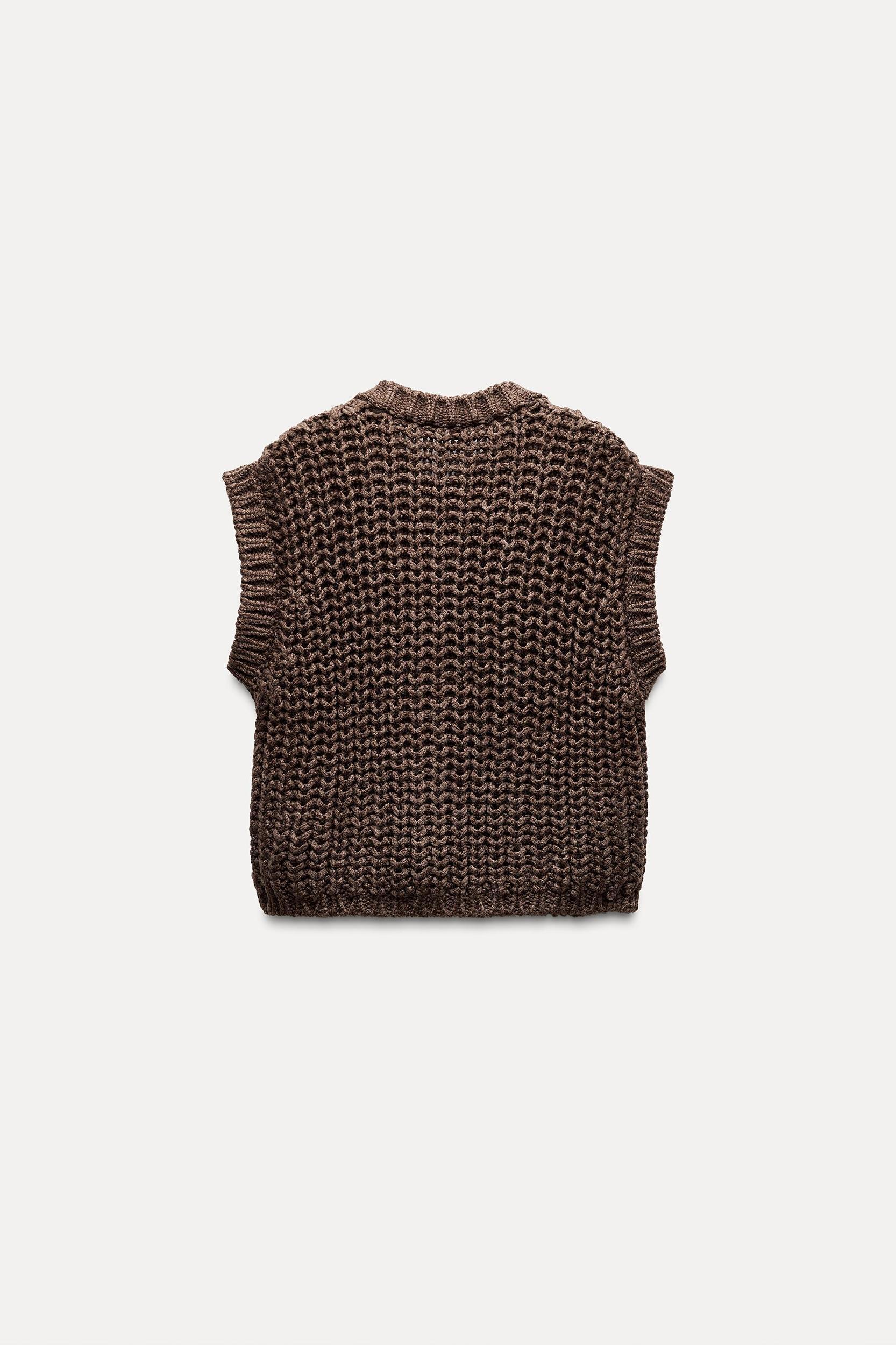 CHUNKY KNIT SWEATER VEST Product Image