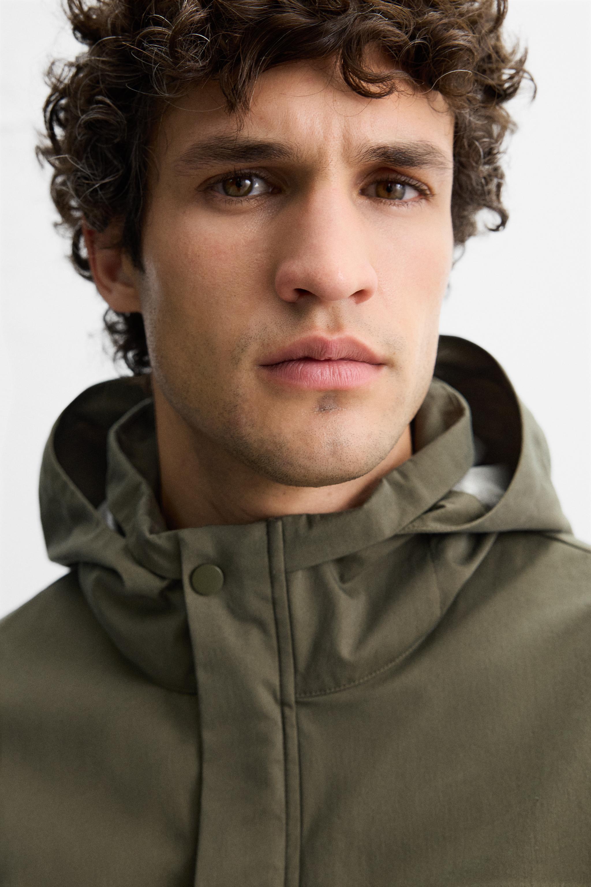 LIGHTWEIGHT WIND-RESISTANT PARKA Product Image