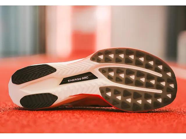 Men's | New Balance FuelCell SuperComp Elite v5 Product Image