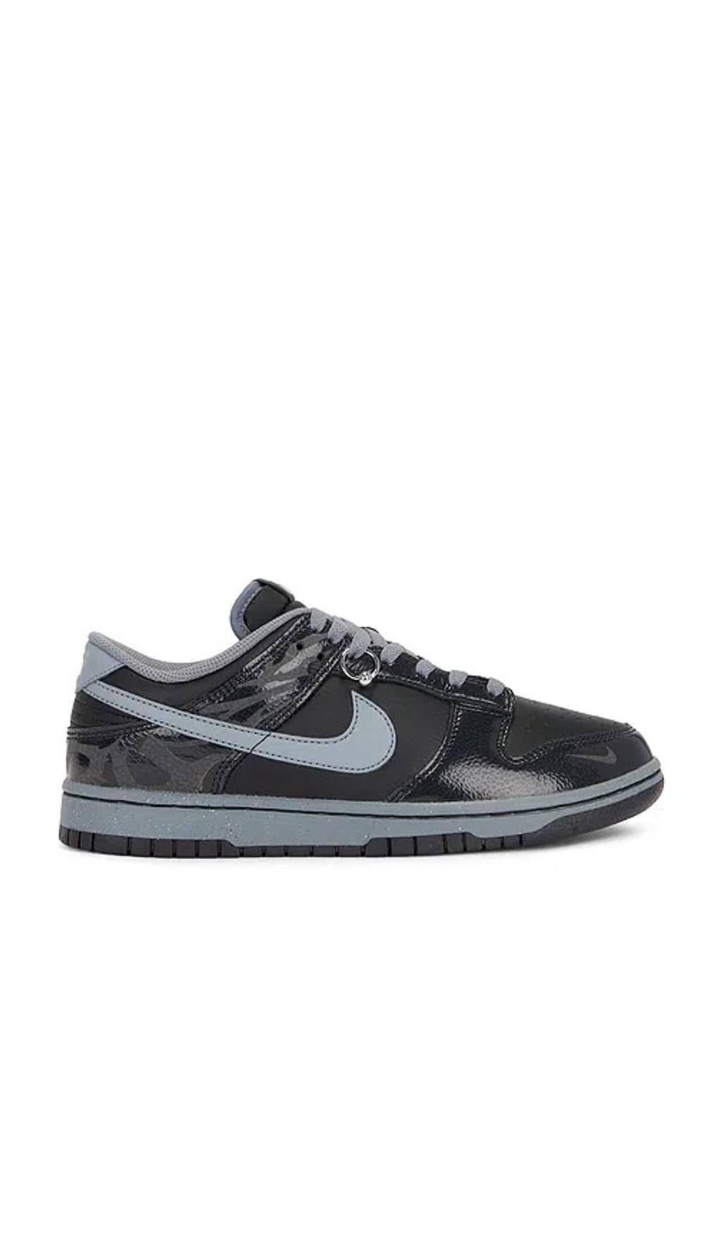 Dunk Low Retro Qs Sneakers Nike Product Image