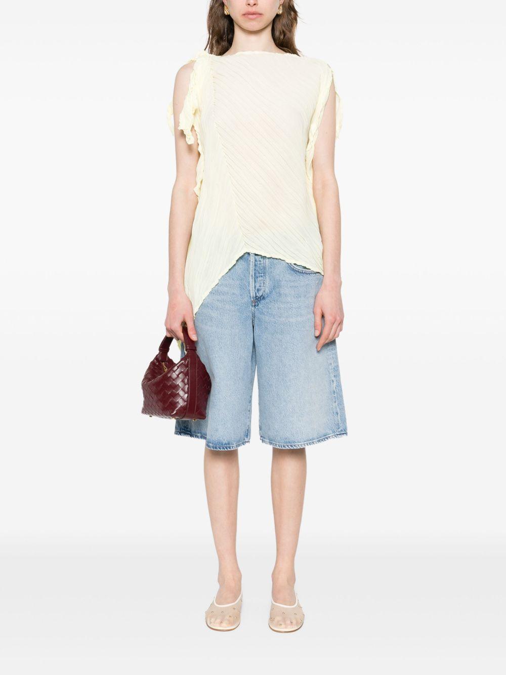 denim shorts Product Image