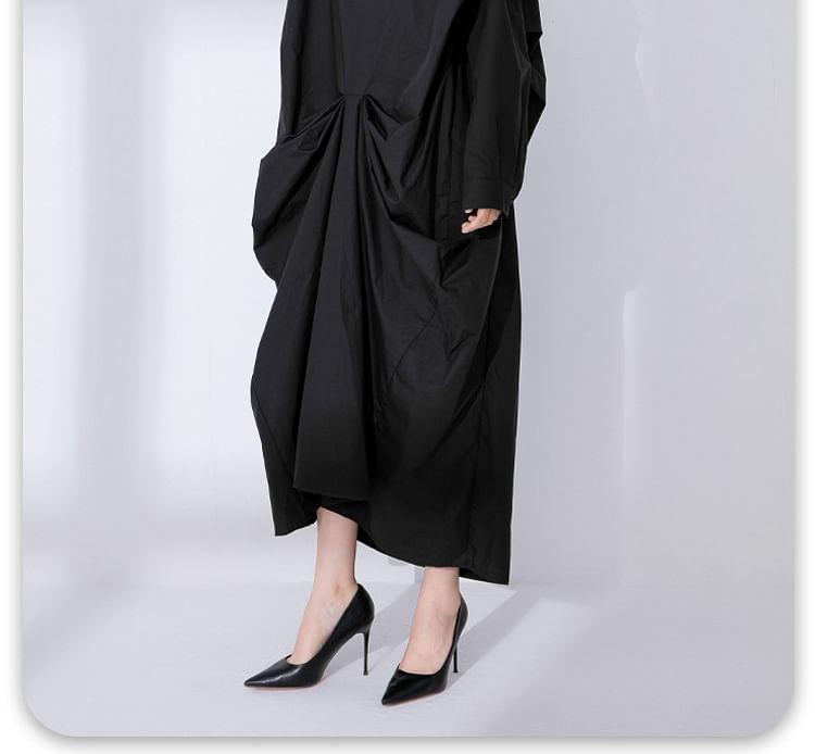 Long-Sleeve Boat Neck Plain Ruched Maxi Tunic Dress Product Image