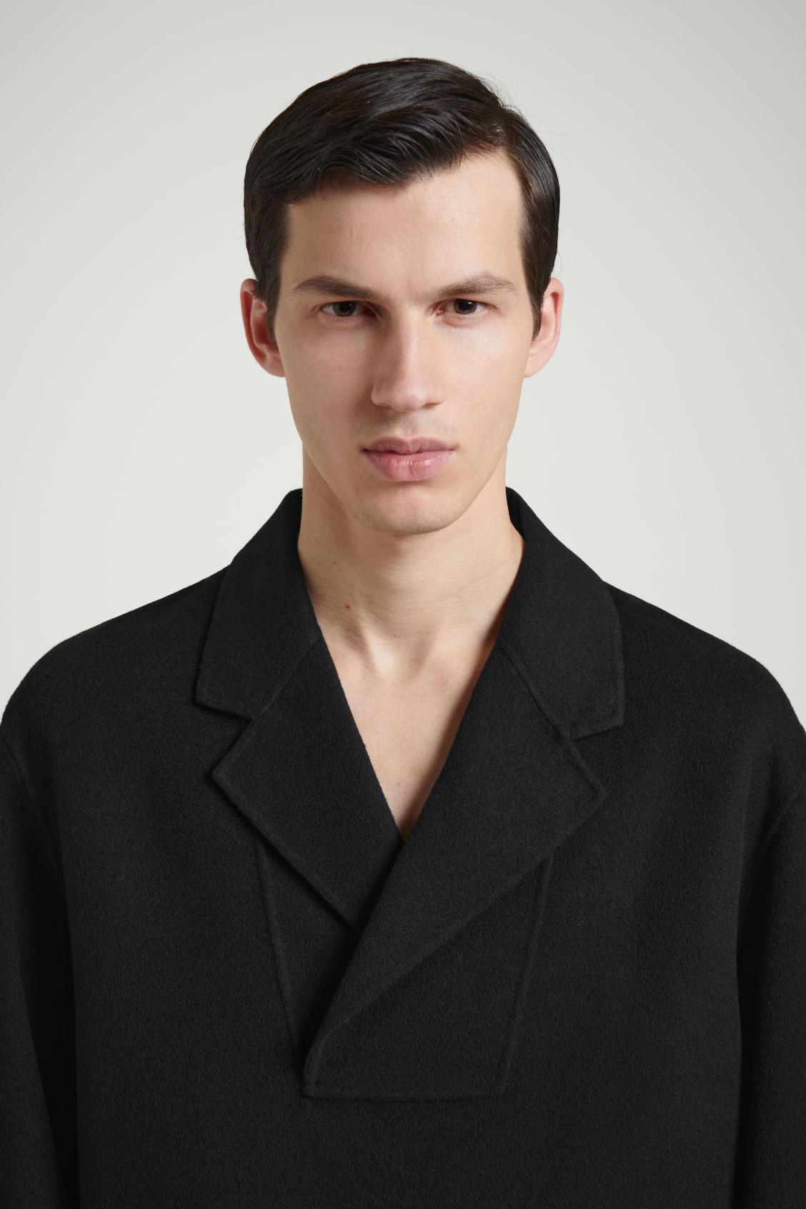THE HALF-PLACKET OVERSHIRT Product Image