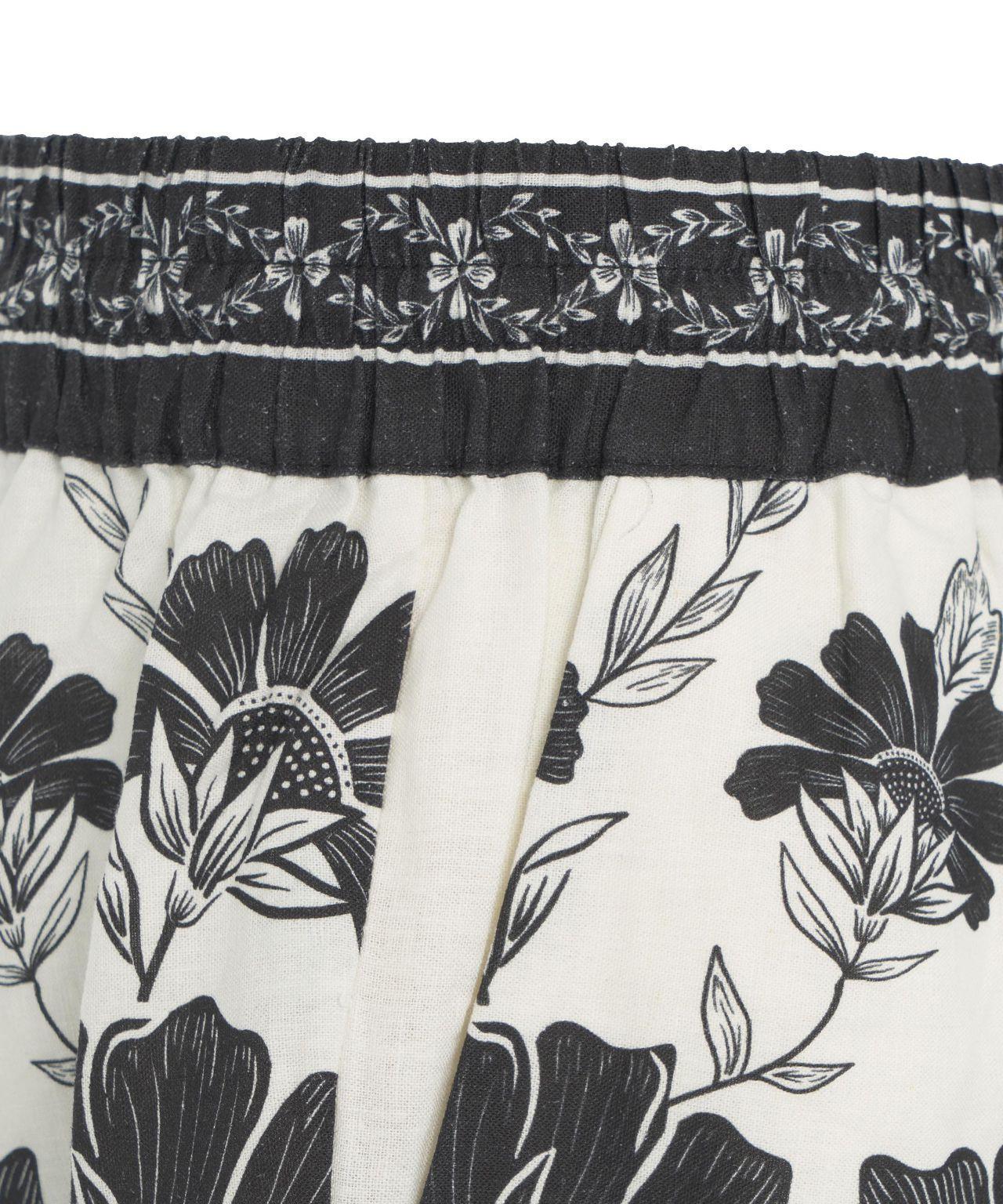 Shorts with floral pattern Product Image