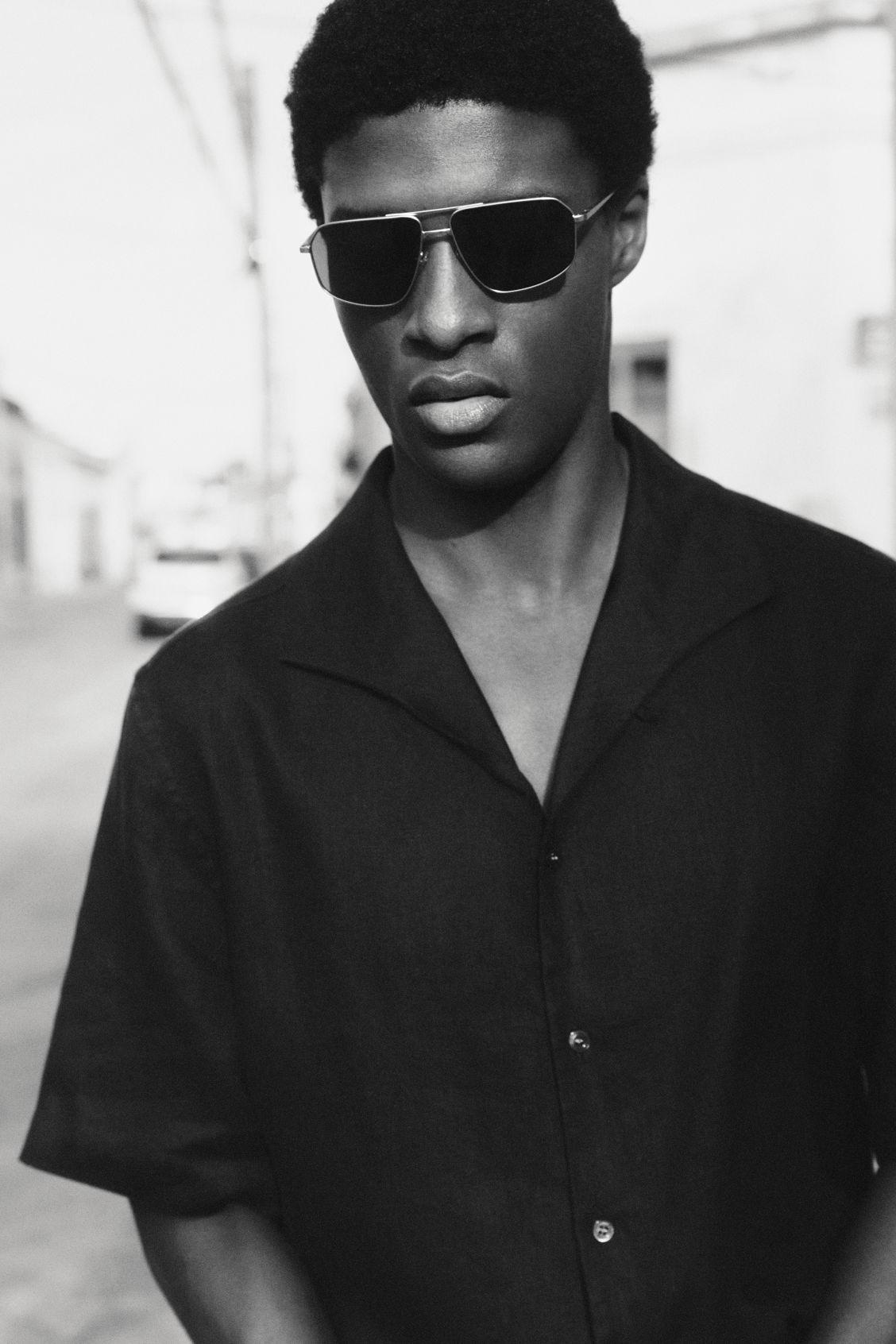 LINEN SHORT-SLEEVED SHIRT Product Image