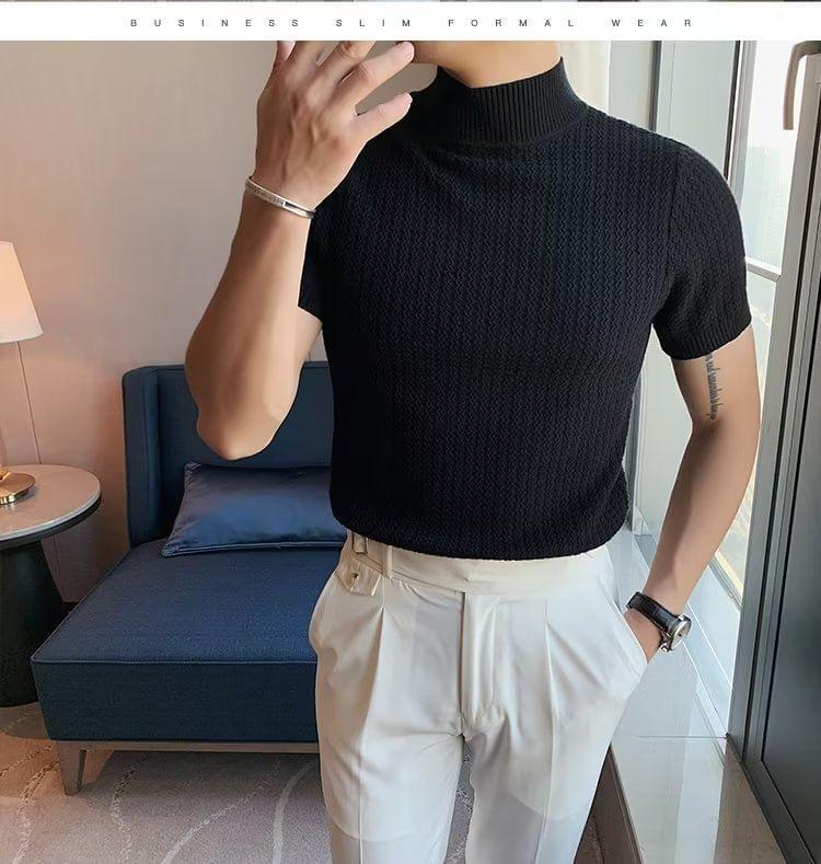 Short-Sleeve Mock Neck Plain T-Shirt Product Image