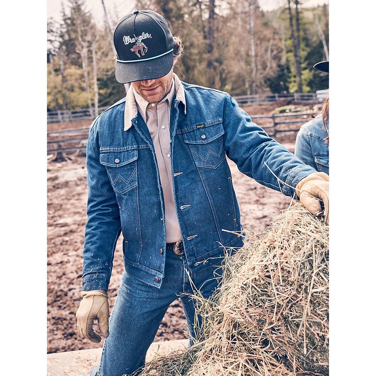 Men's Wrangler® Blanket Lined Corduroy Collar Denim Jacket in Prewashed Product Image