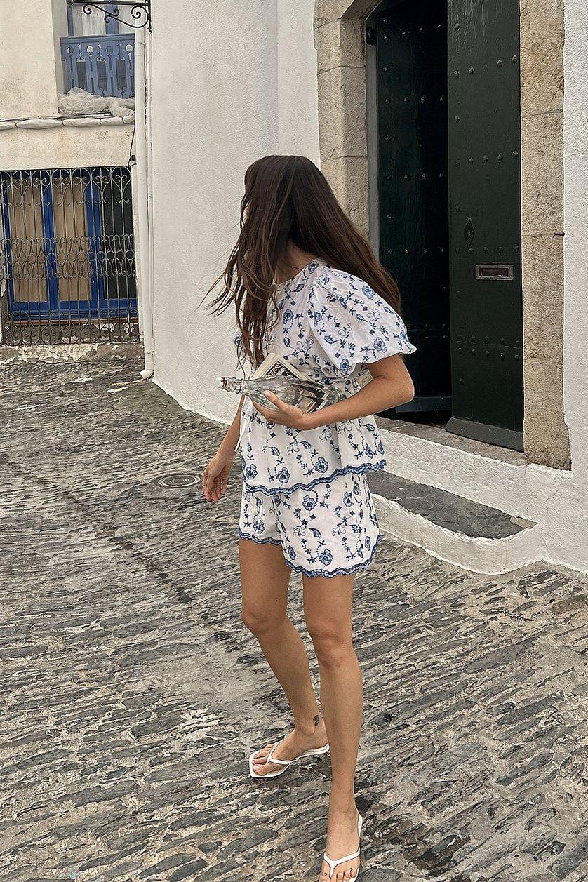 Wide Mid Waist Shorts Product Image