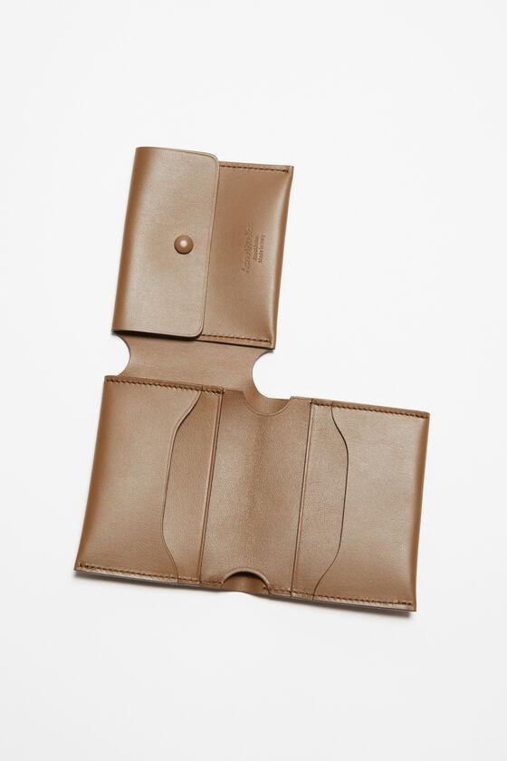 Leather trifold wallet Product Image