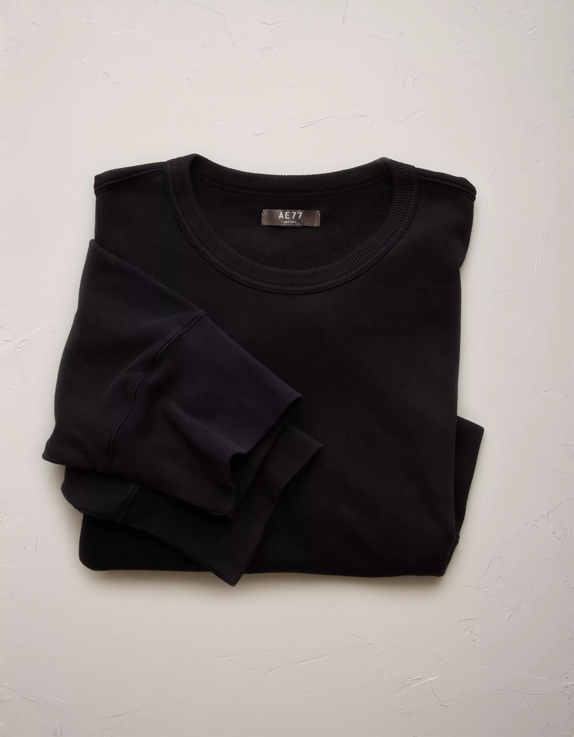 AE77 Premium Relaxed Cropped Sweatshirt Product Image