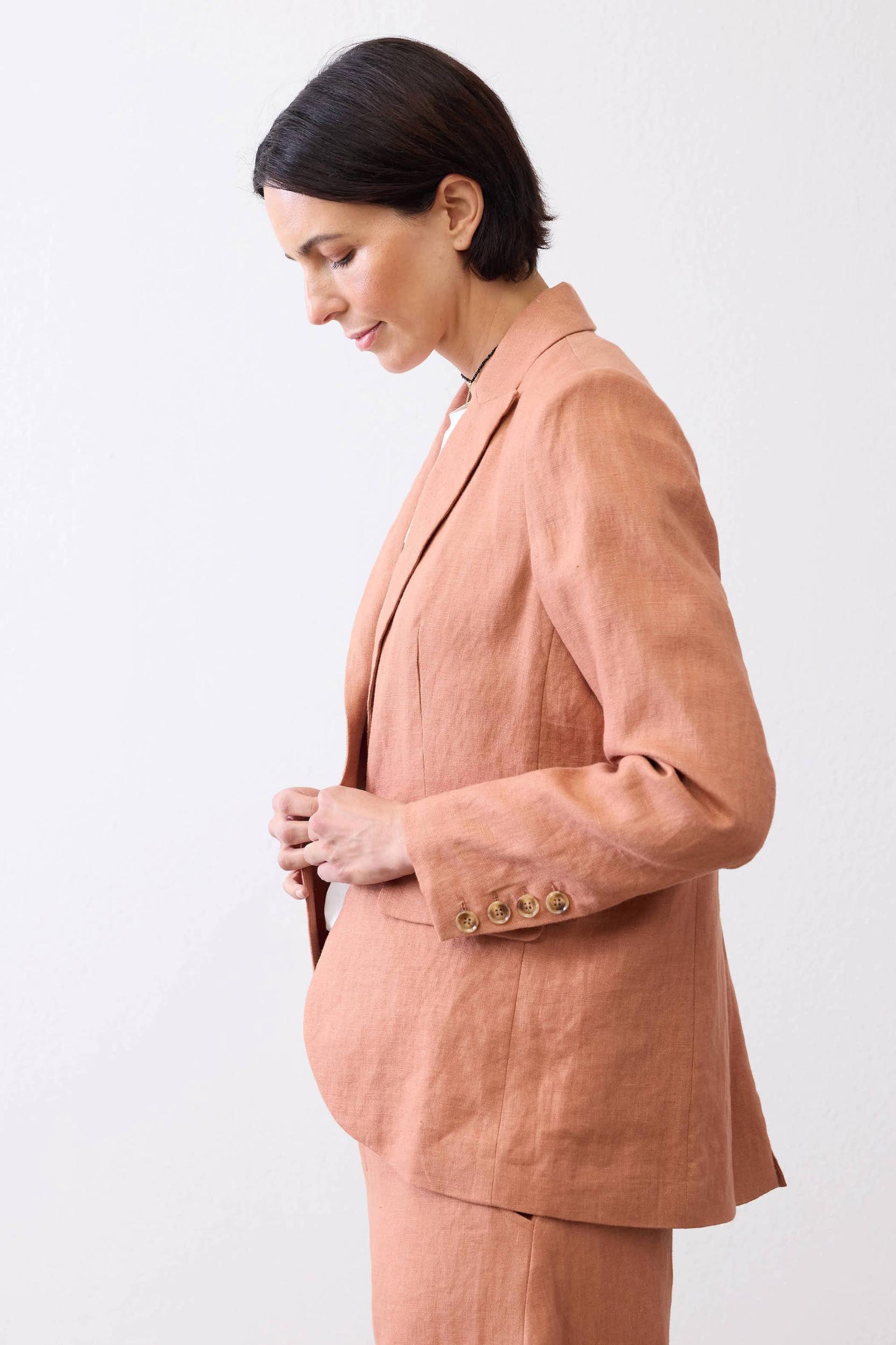 The Linen Classic Blazer That Upgrades You Product Image