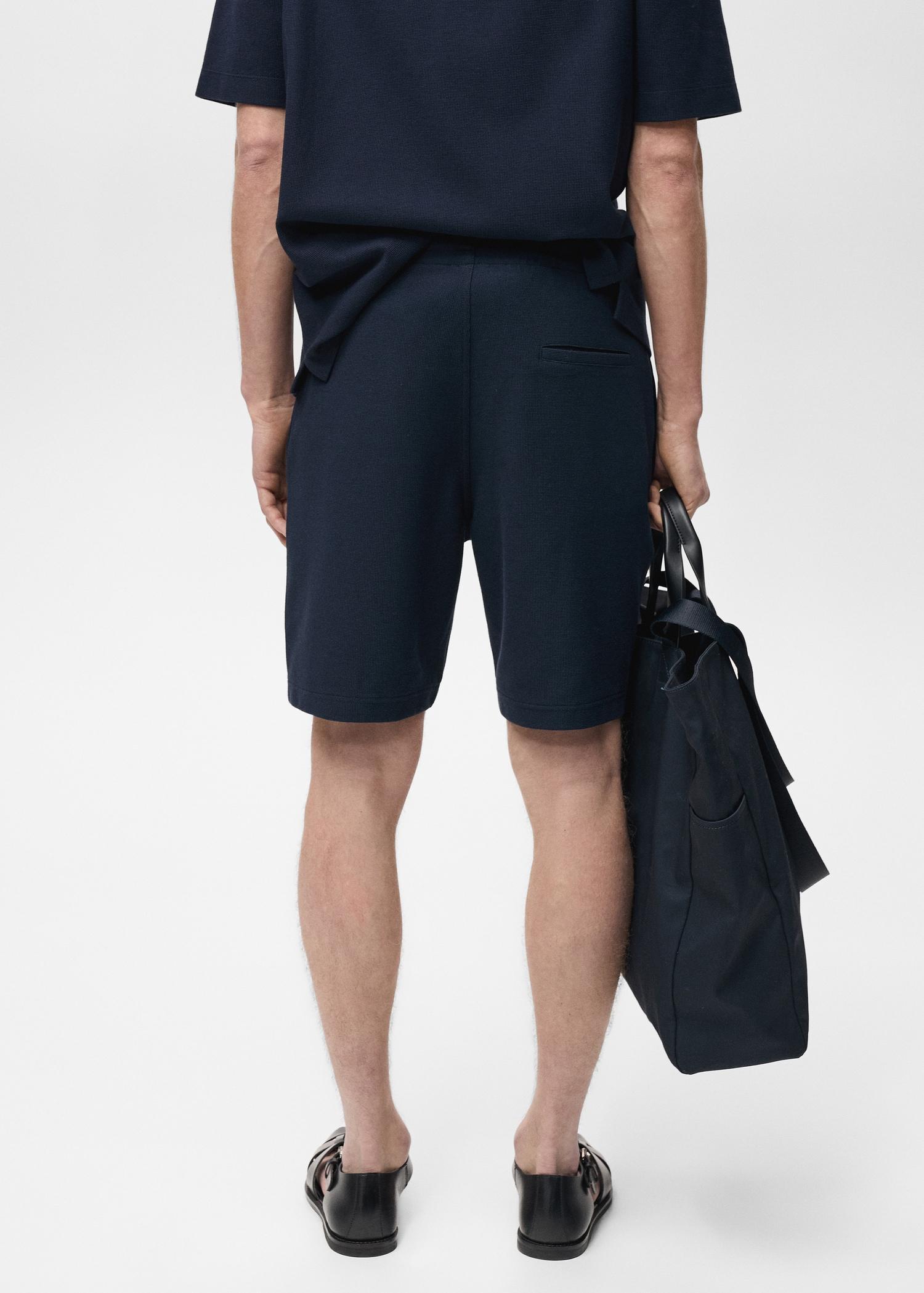 Structured knitted shorts - Men | MANGO USA Product Image