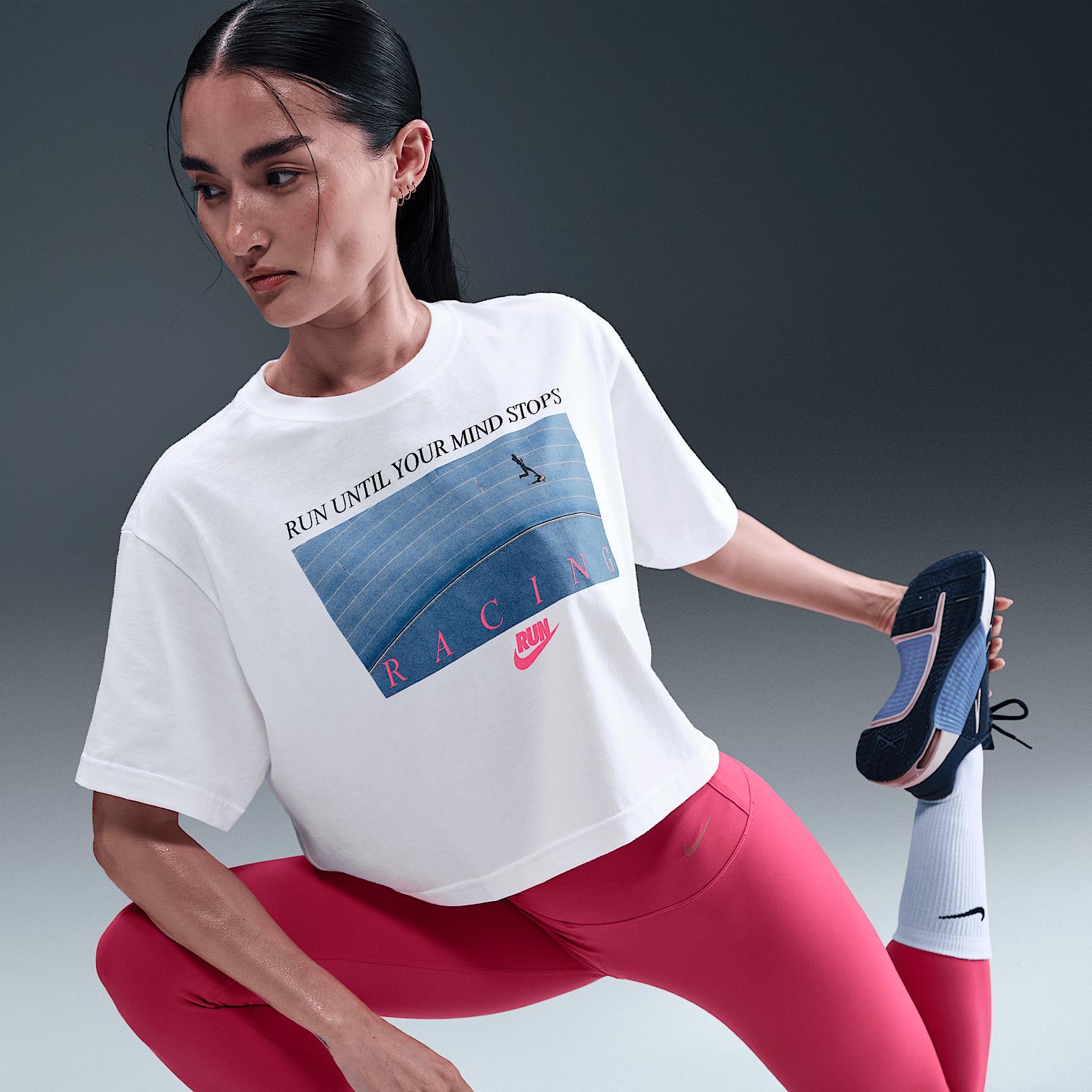 Women's Nike Sportswear Club Cropped T-Shirt Product Image