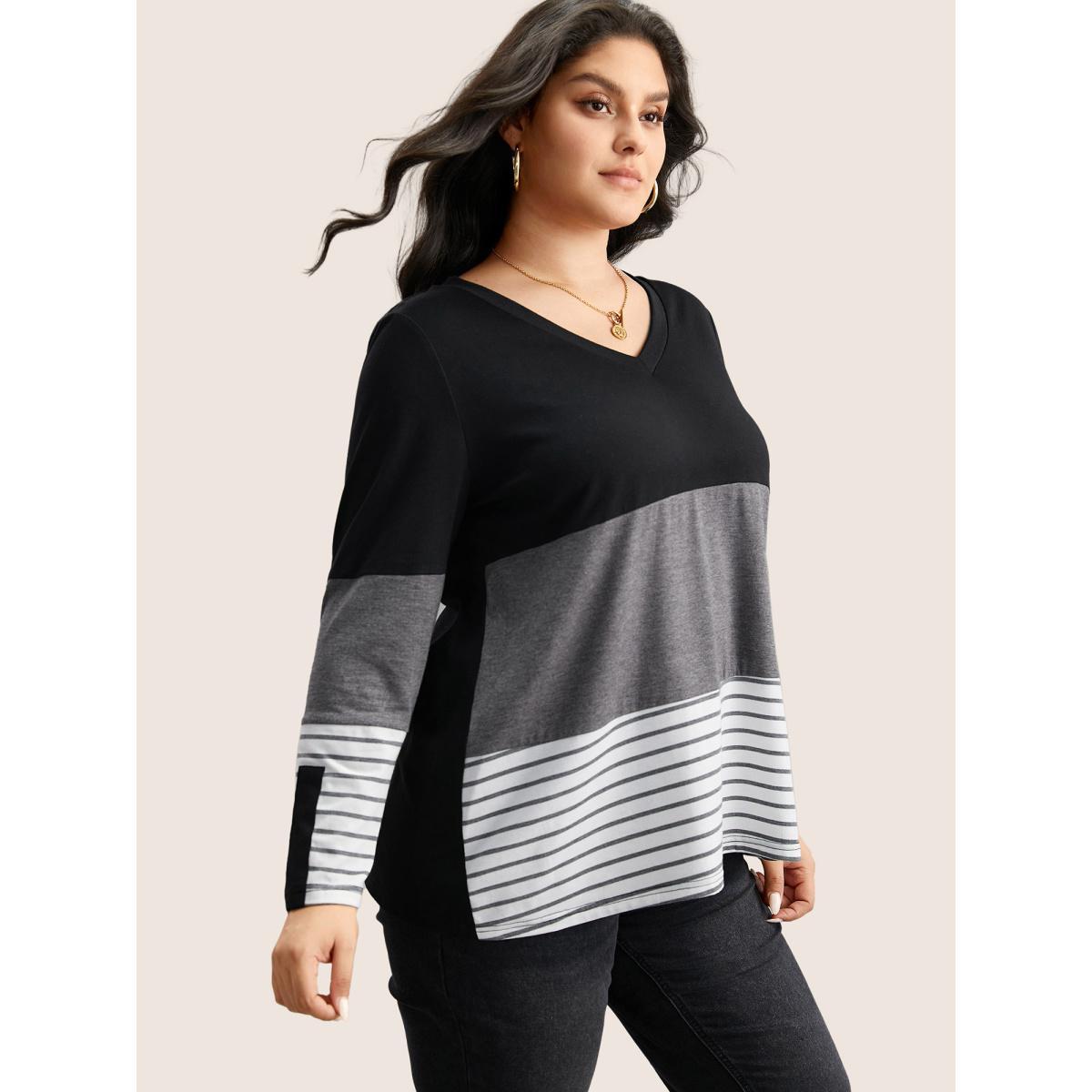Plus Size Colorblock Contrast Striped V Neck T-shirt Black Women Leisure Contrast Striped V-neck Casual T-shirts BloomChic 18-20/2X Product Image