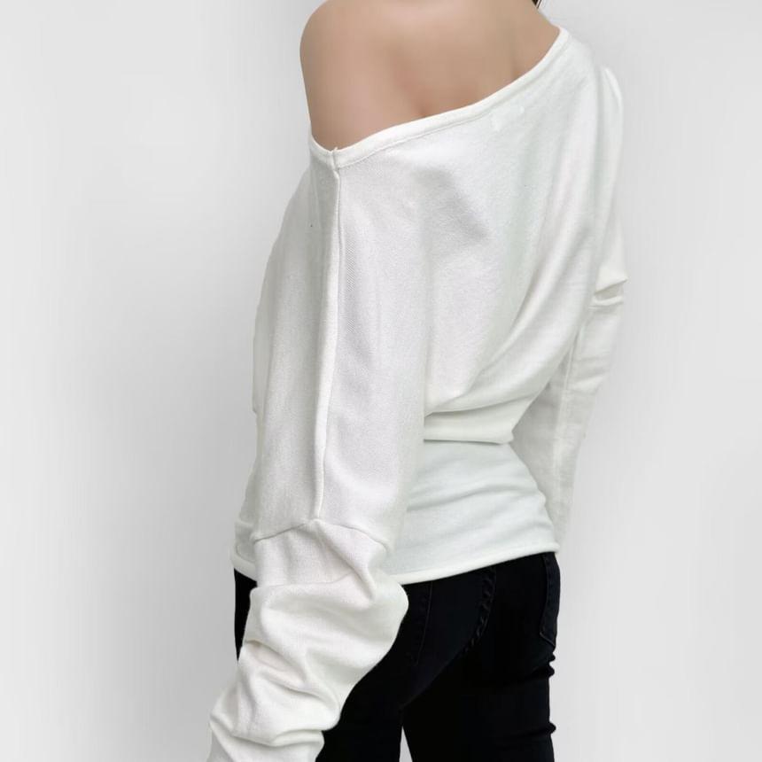 Long-Sleeve Boatneck Plain Tee Product Image