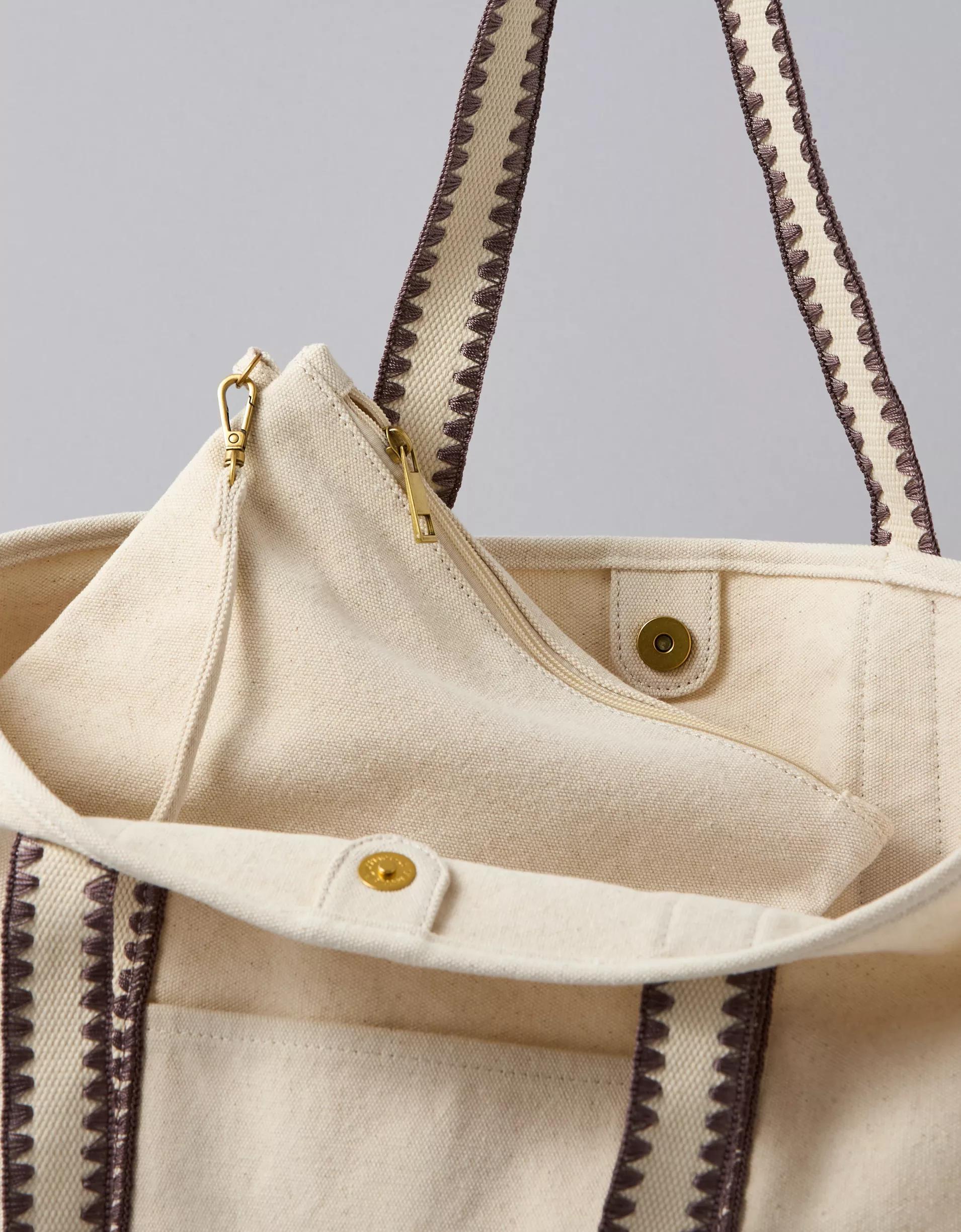 AE Large Beachy Tote Bag Product Image