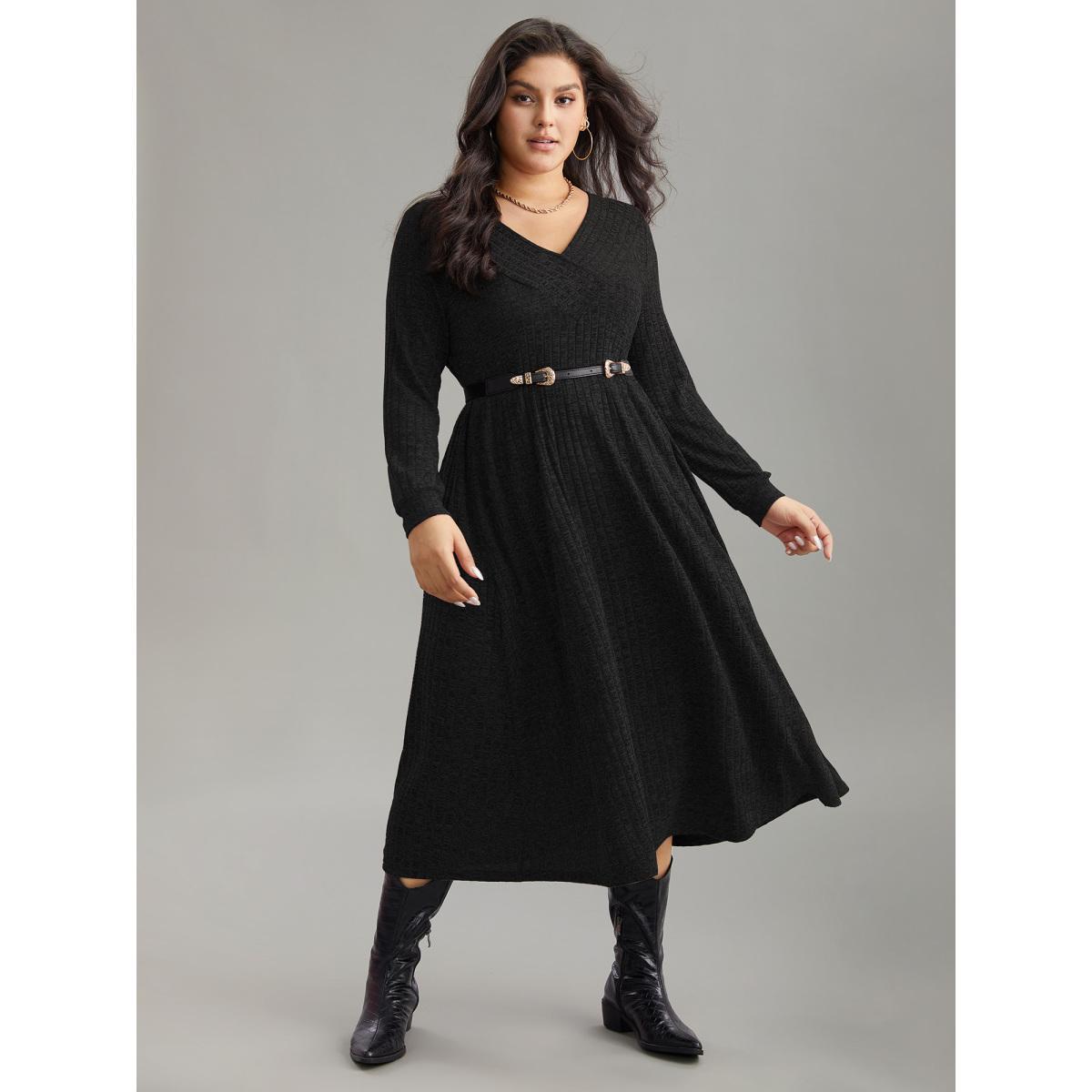 Plus Size Rib Knit Plain Plisse Long Sleeve Dress Black Women Leisure Rib Knit V-neck Long Sleeve Curvy Midi Dress BloomChic 18-20/2X Product Image