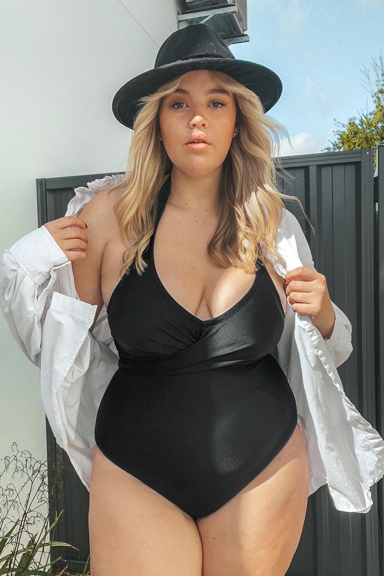 Seaside Holiday Twist Front Plus Size One Piece Swimsuit Product Image