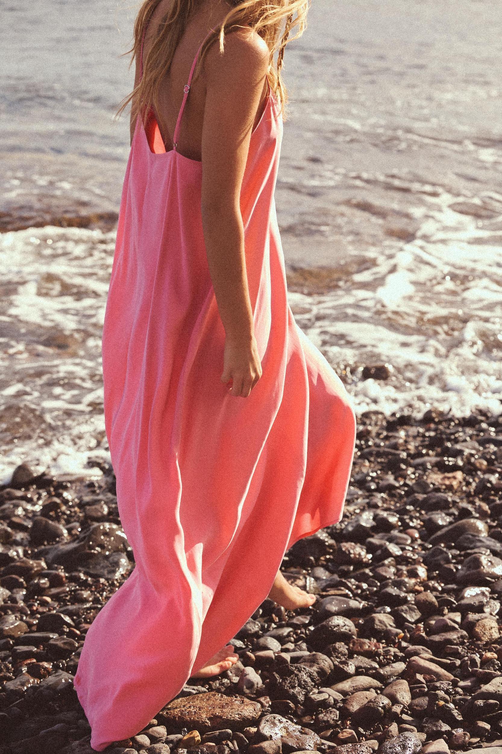 FLOWY MIDI DRESS Product Image