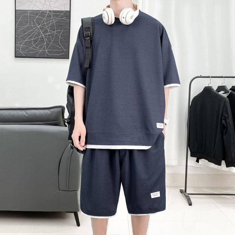 Set: Mock Two-Piece Short-Sleeve Crew Neck Two-Tone Label Applique T-Shirt + Mid Rise Shorts Product Image