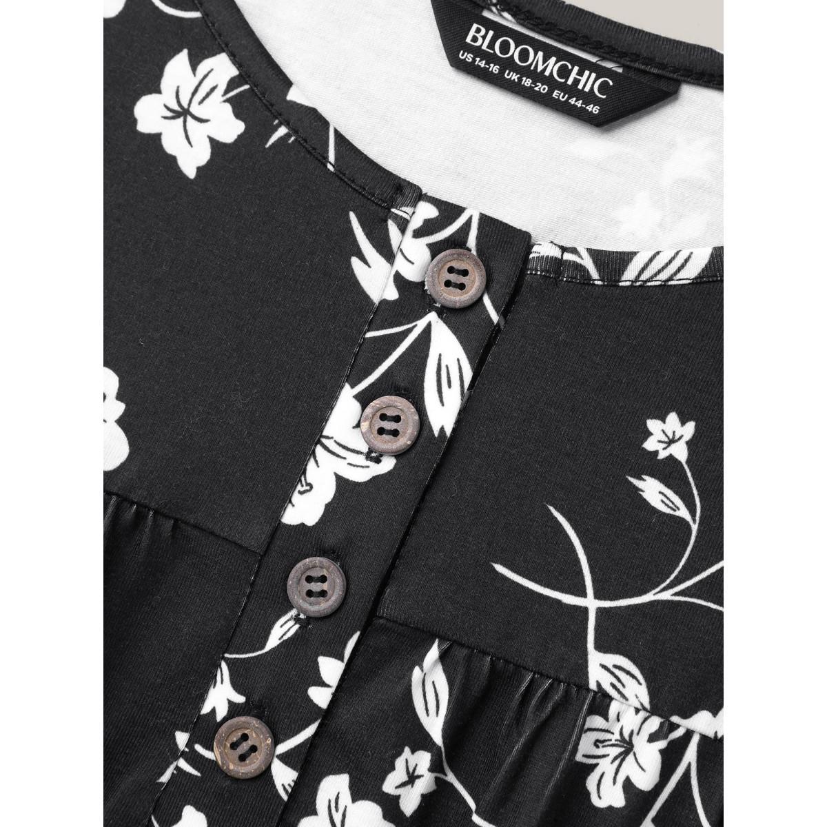 Plus Size Floral Print Button Placket Pleated T-Shirt Black Women Casual Gathered Natural Flowers Round Neck Everyday T-shirts BloomChic 26/4X Product Image