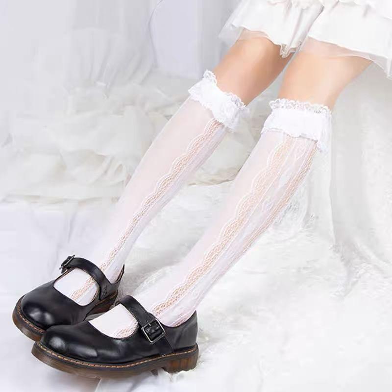 Patterned Lace Socks Product Image