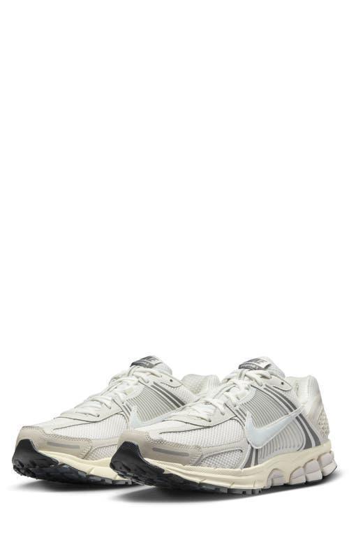 Mens Nike Zoom Vomero 5 Casual Shoes Product Image