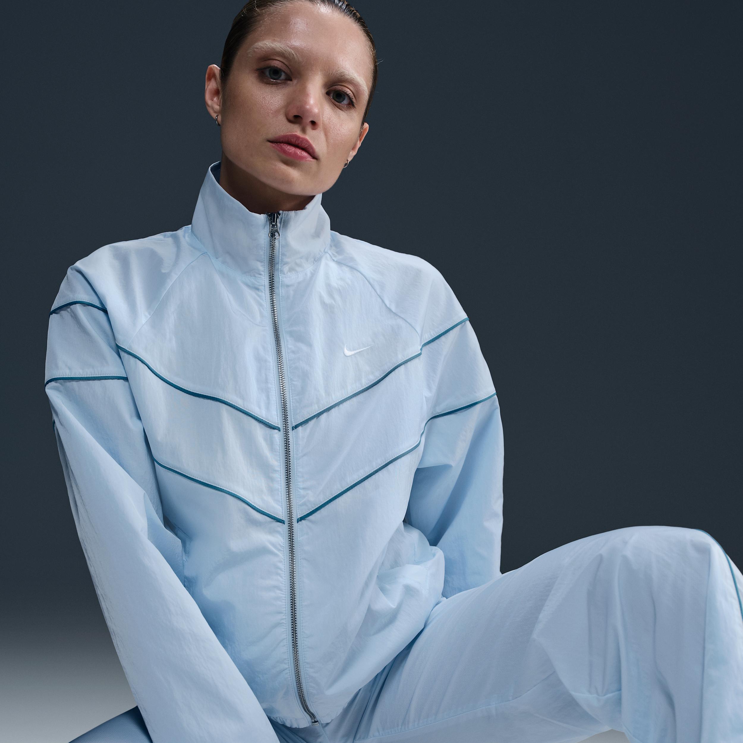 Nike Womens Windrunner Loose UV Woven Full-Zip Jacket | FV6304-423 Product Image