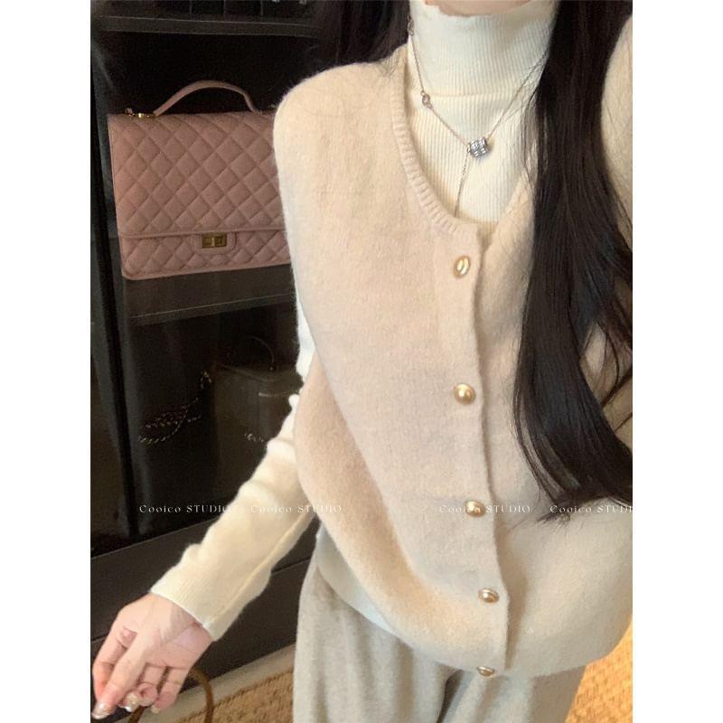 Long-Sleeve Turtleneck Knit Top / V-Neck Button Sweater Vest Product Image