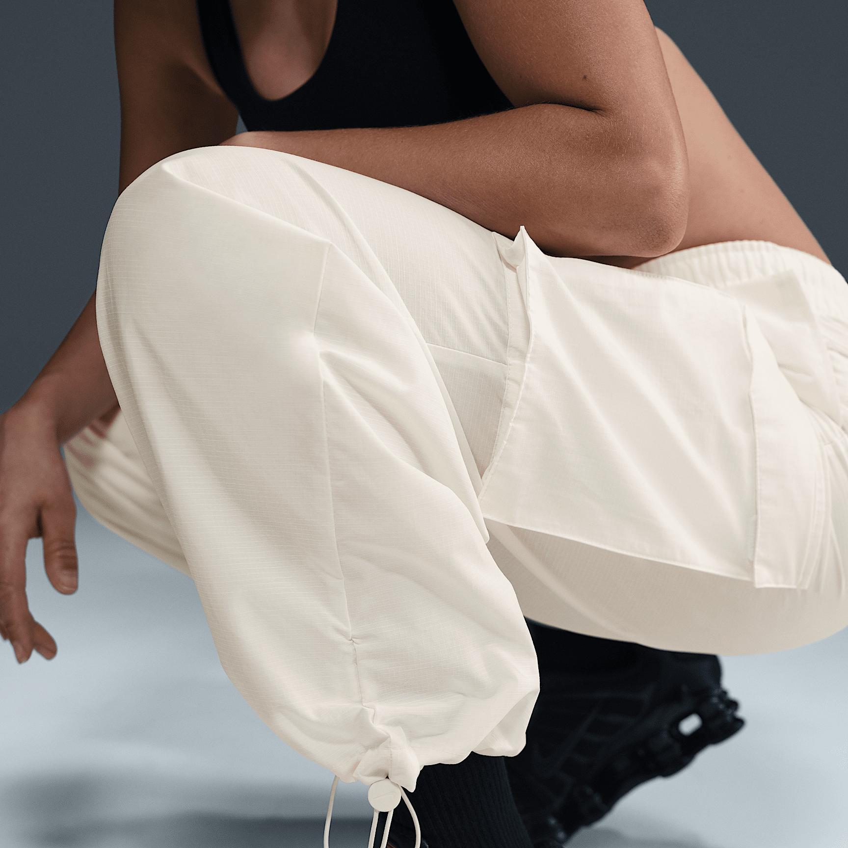 Womens Nike Sportswear Everything Wovens Mid-Rise Cargo Pants | HM6976-133 Product Image