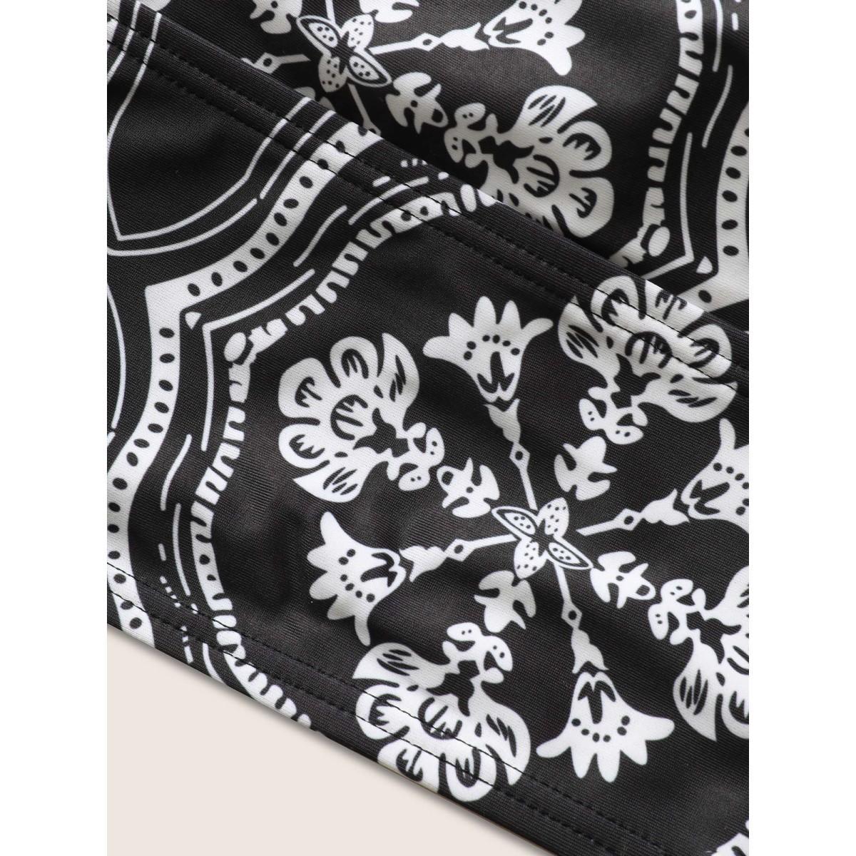 Plus Size Bandana Print Bowknot Adjustable Straps Swim Top Women's Swimwear Black Beach Tie knot High stretch Skinny V-neck Curve Swim Tops BloomChic 10/M Product Image