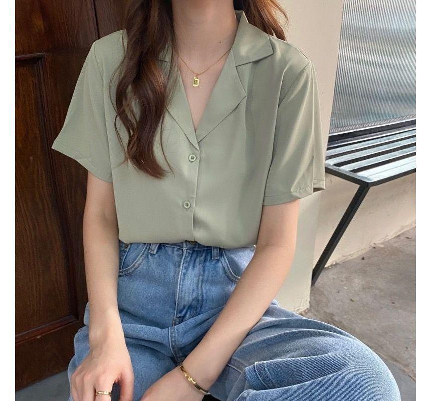 Short-Sleeve Plain Chiffon Blouse Product Image