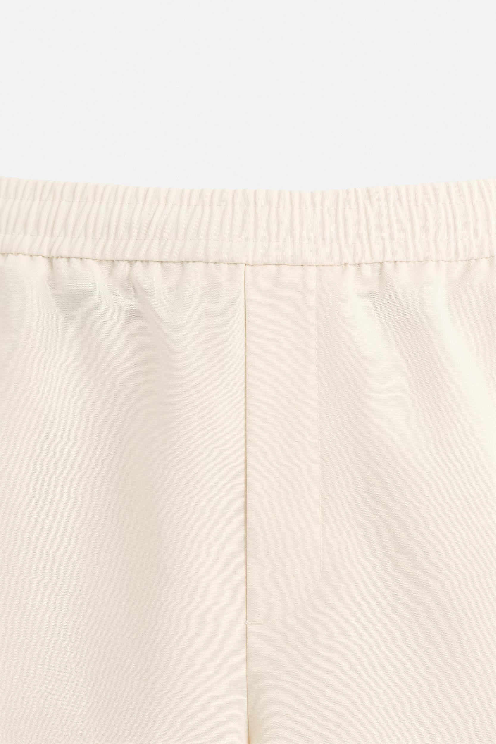 TEXTURED REGULAR FIT SHORTS Product Image