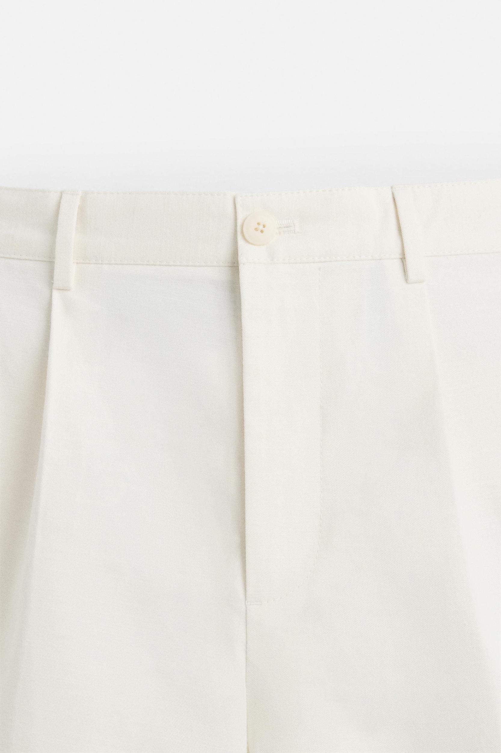 COTTON LINEN PLEATED SHORTS Product Image