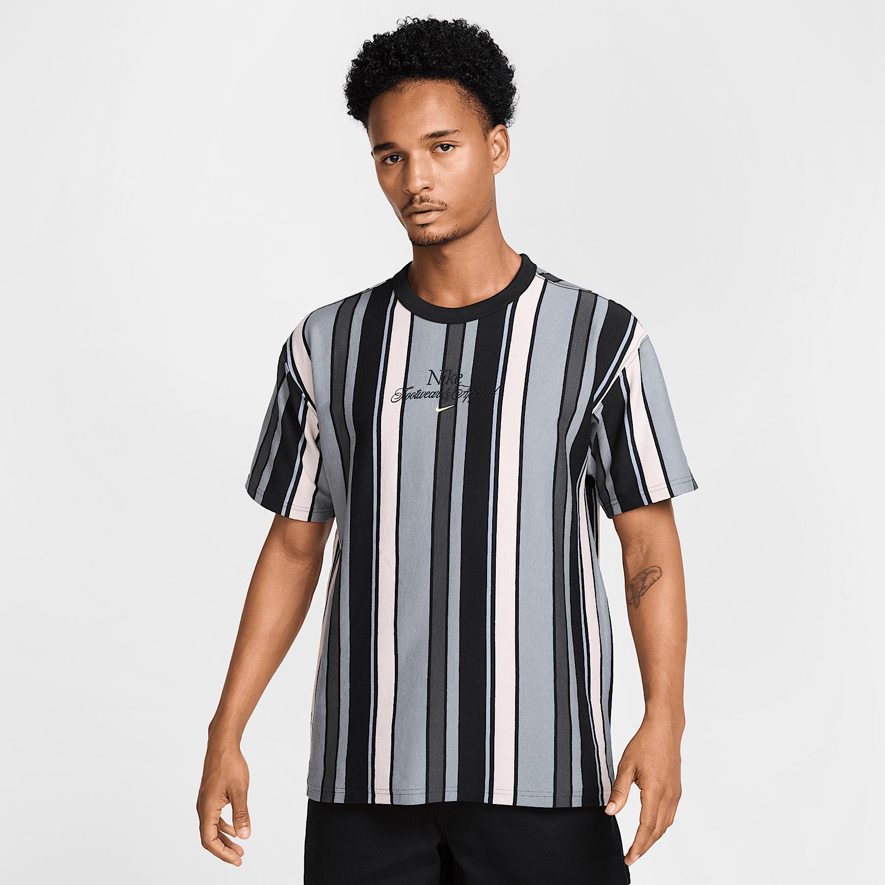 Men's Nike Sportswear Max90 T-Shirt Product Image