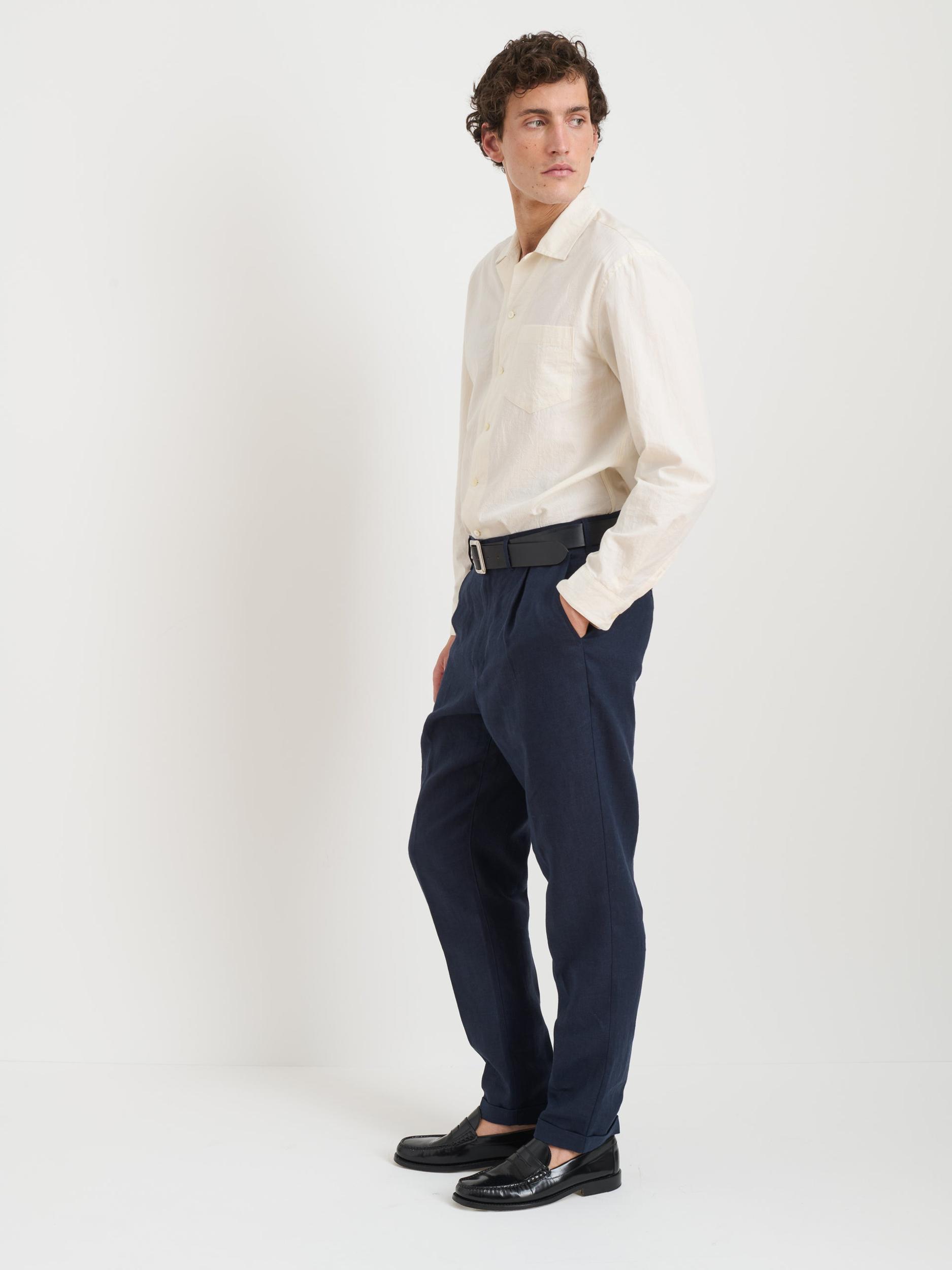 Standard Pleated Pant In Linen Product Image