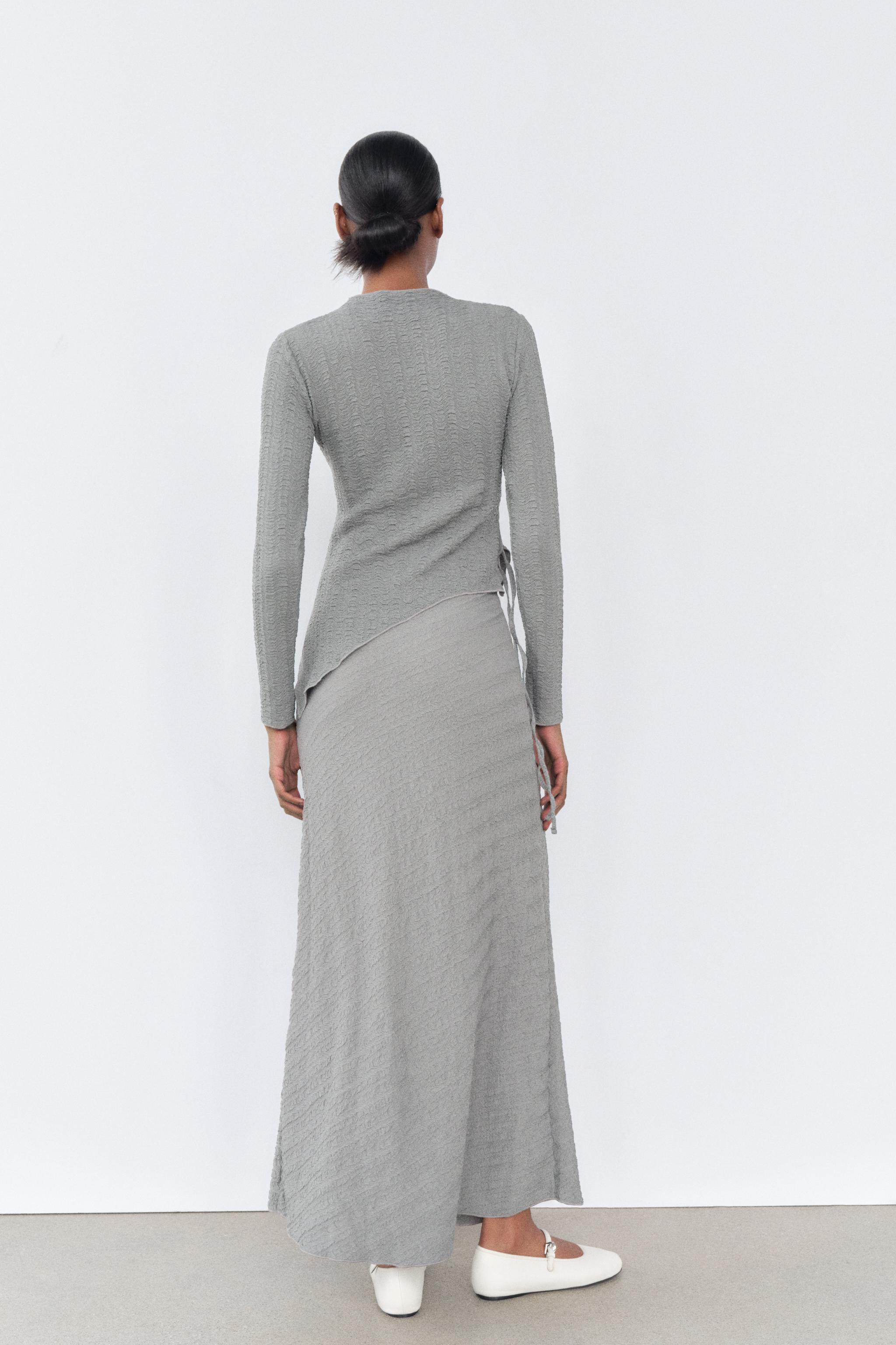 TEXTURED MIDI SKIRT Product Image