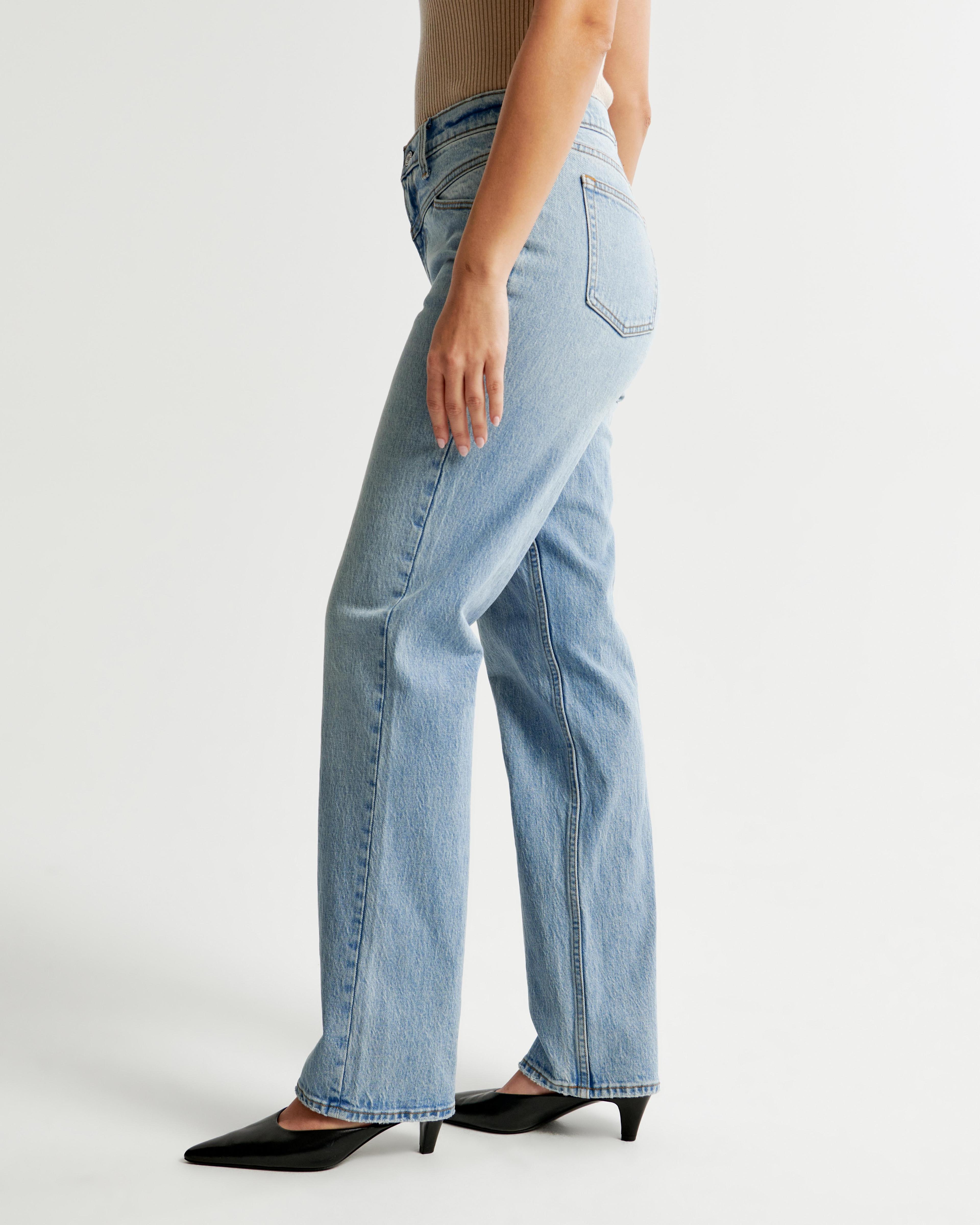 Curve Love Mid Rise 90s Straight Jean Product Image